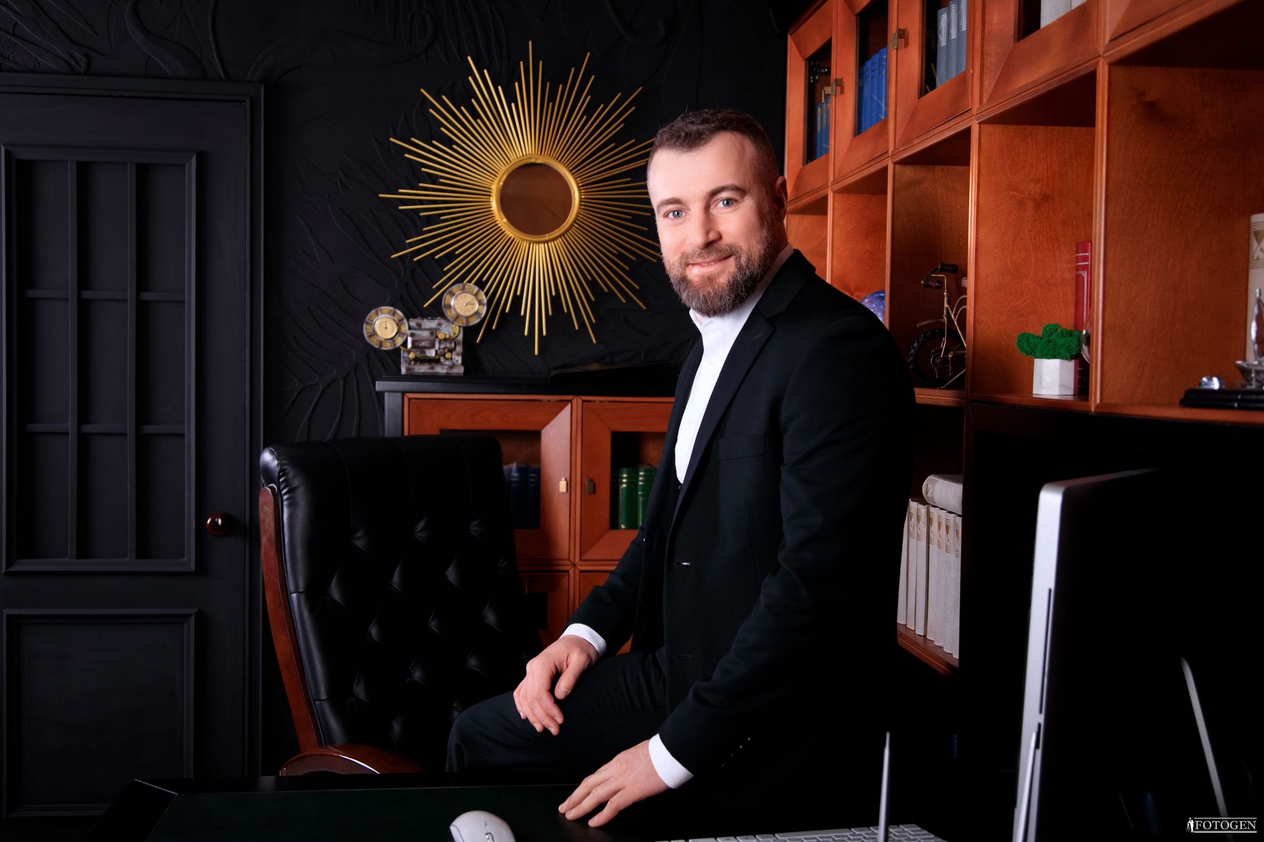 Пример мужской фотосессии STANDART 60 Минут | Бизнес Fotogen. Интерьерная фотостудия FOTOGEN г. Краснодар
