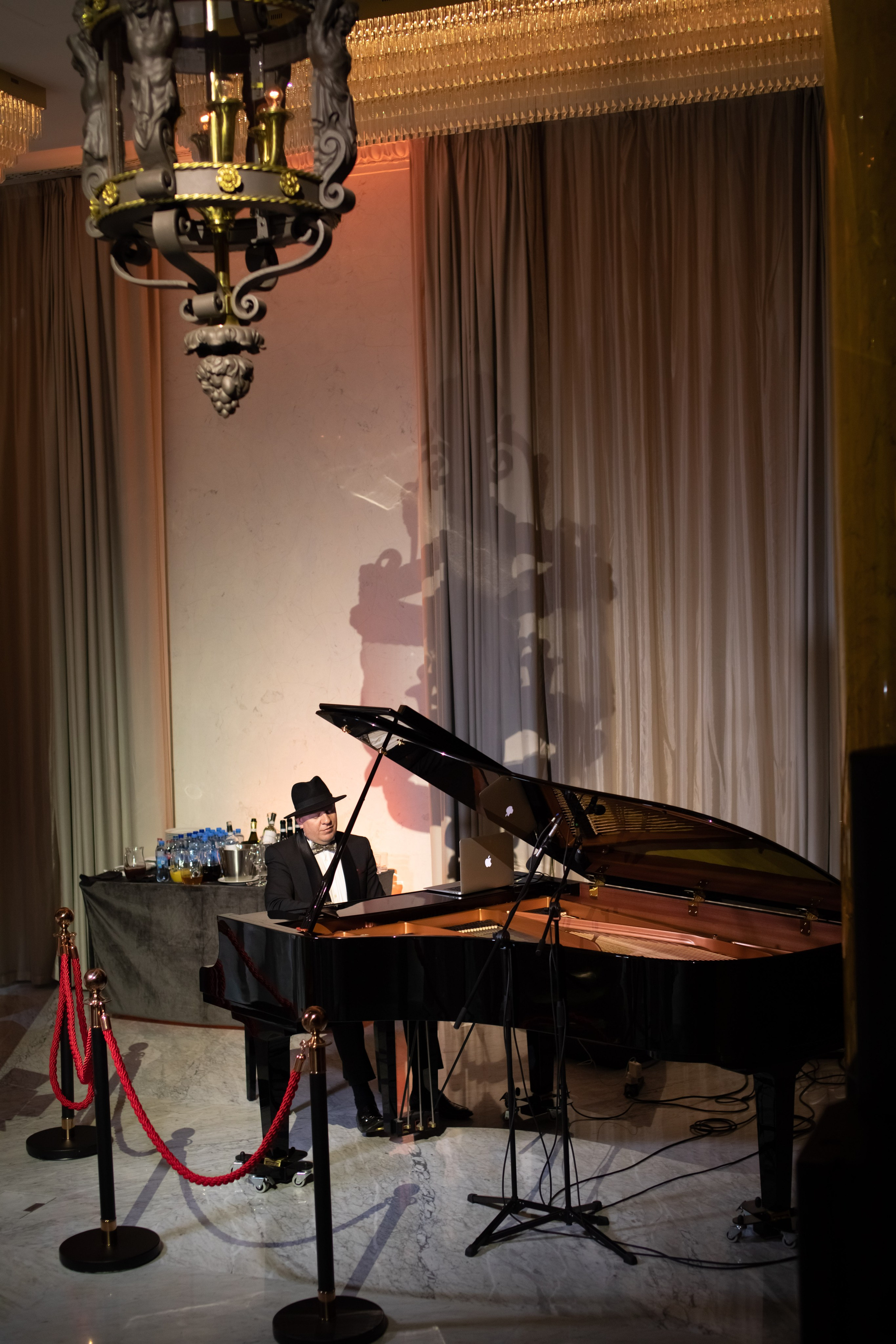 Safilo Group — Buying days in St. Petersburg. Двойняшки-фотографы Анна и Анастасия в Санкт-Петербурге