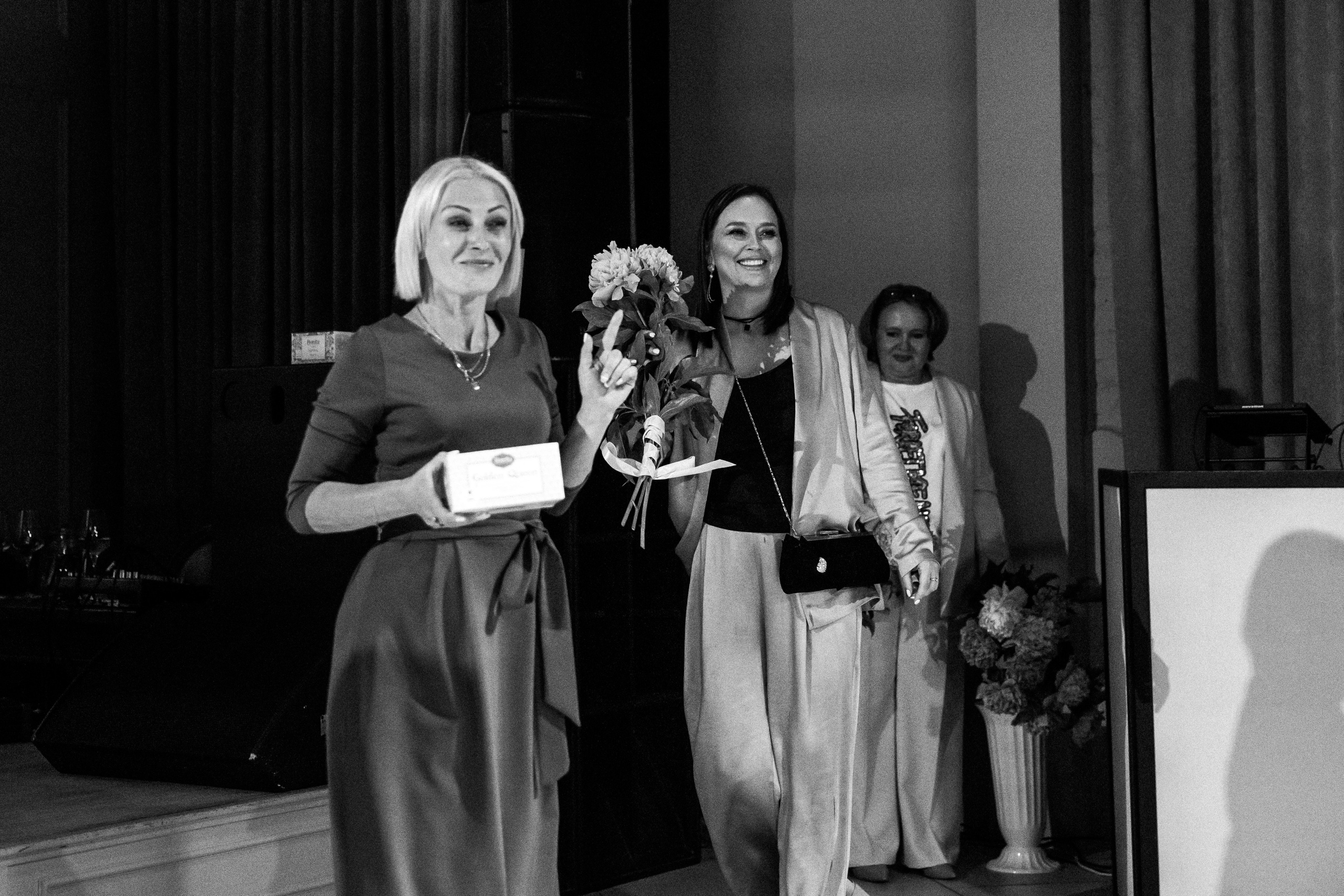 2023-06-23 Выпускной МБОУ СОШ № 10. Фотограф в Красноярске