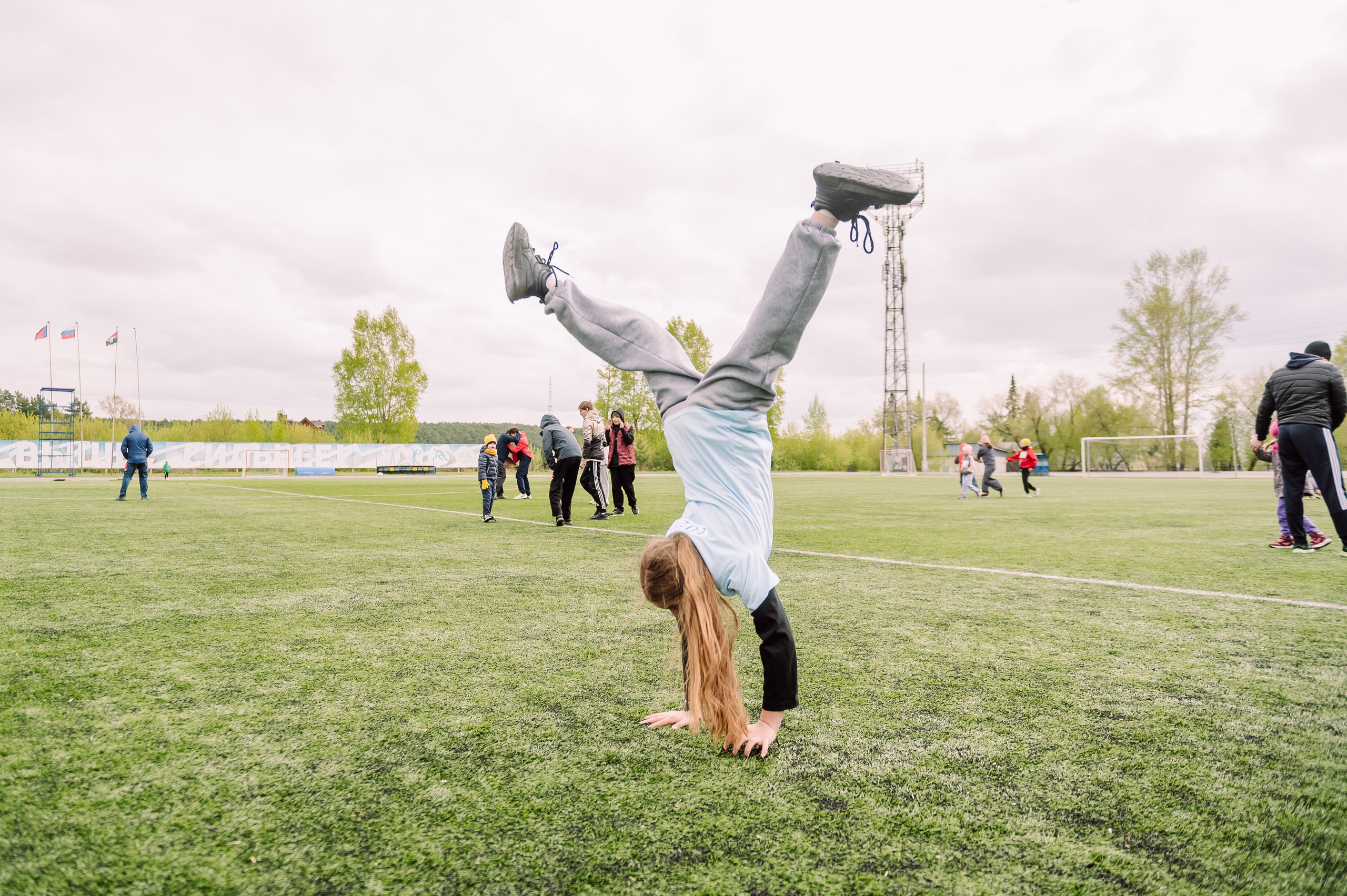 Пасхальный забег «Вера и Спорт» на стадионе Шахтёр. Детский фотограф, семейный фотограф и репортажи в Кемерово