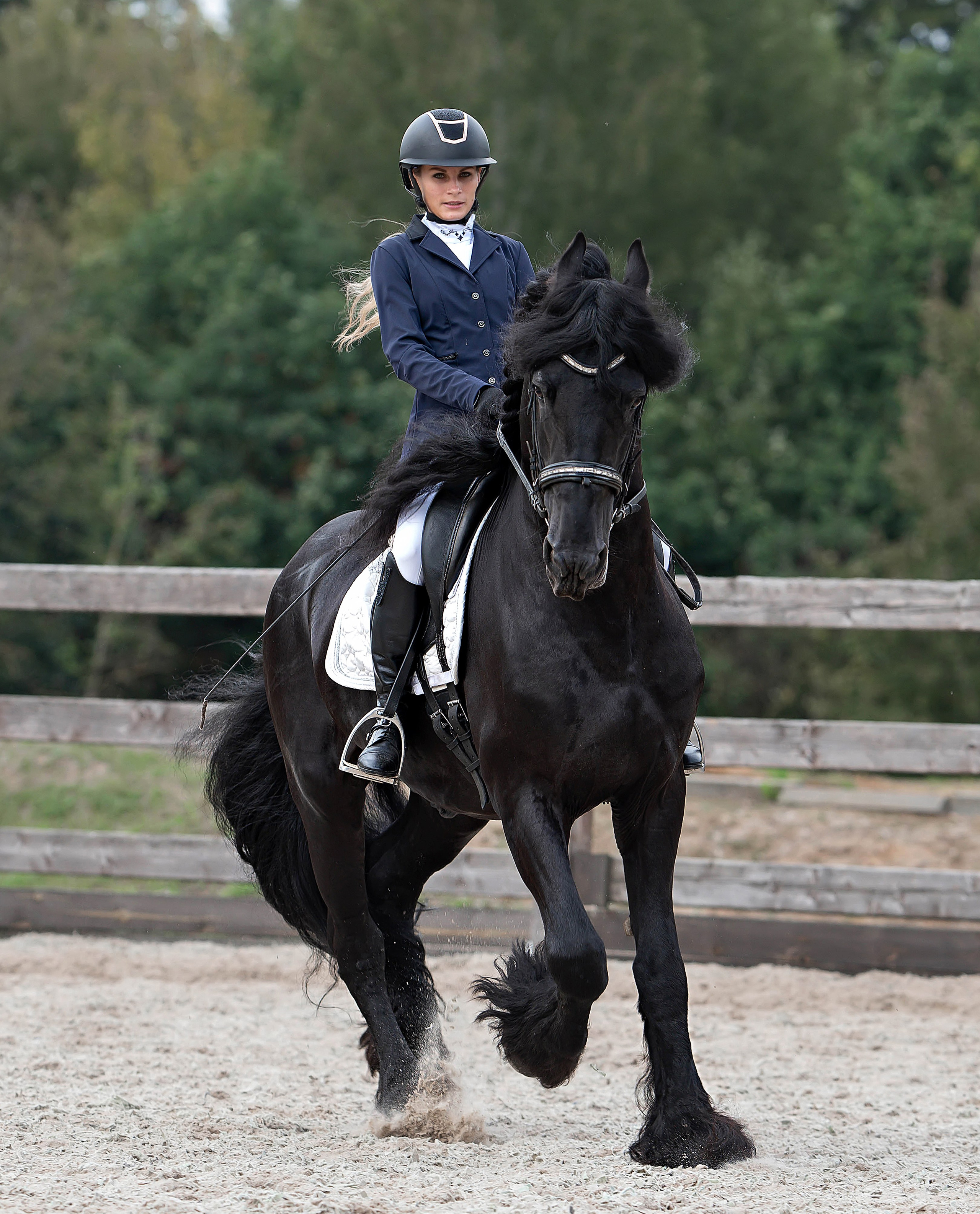 Съемки с лошадьми в стиле «Sport look». Фотограф Вероника Ранцева, фотосессии с лошадьми в Минске и Могилеве