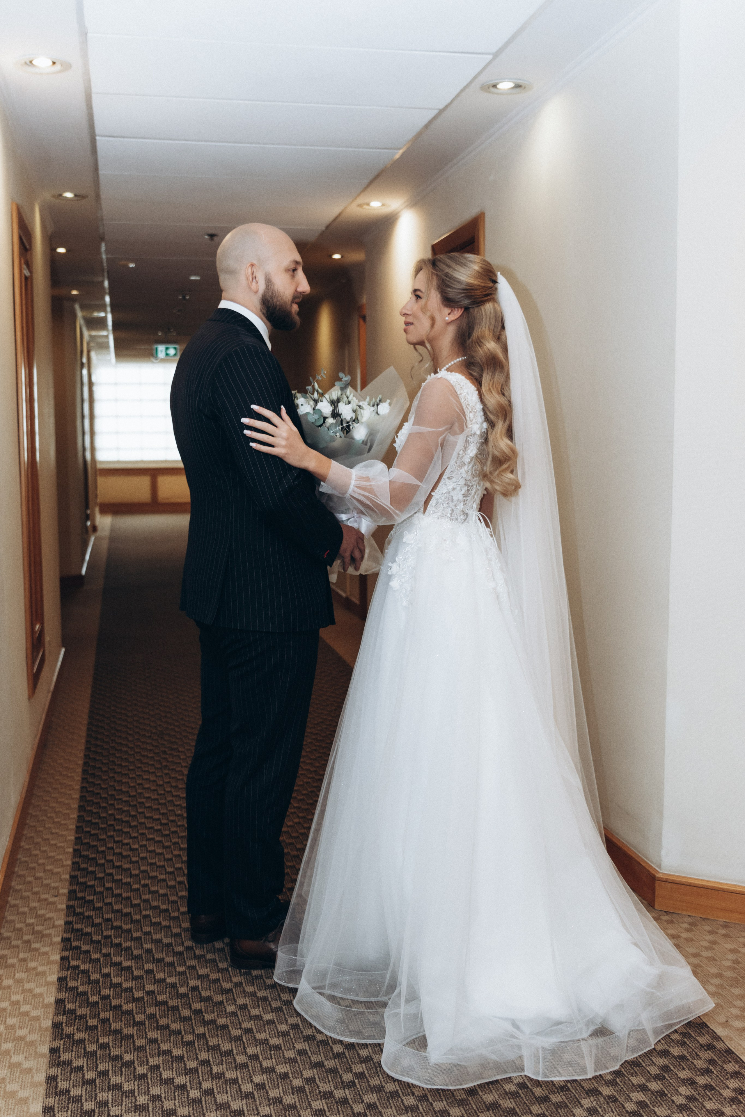 Утро и роспись Виктора и Марии. Ваш фотограф в Одинцовском районе и Москве