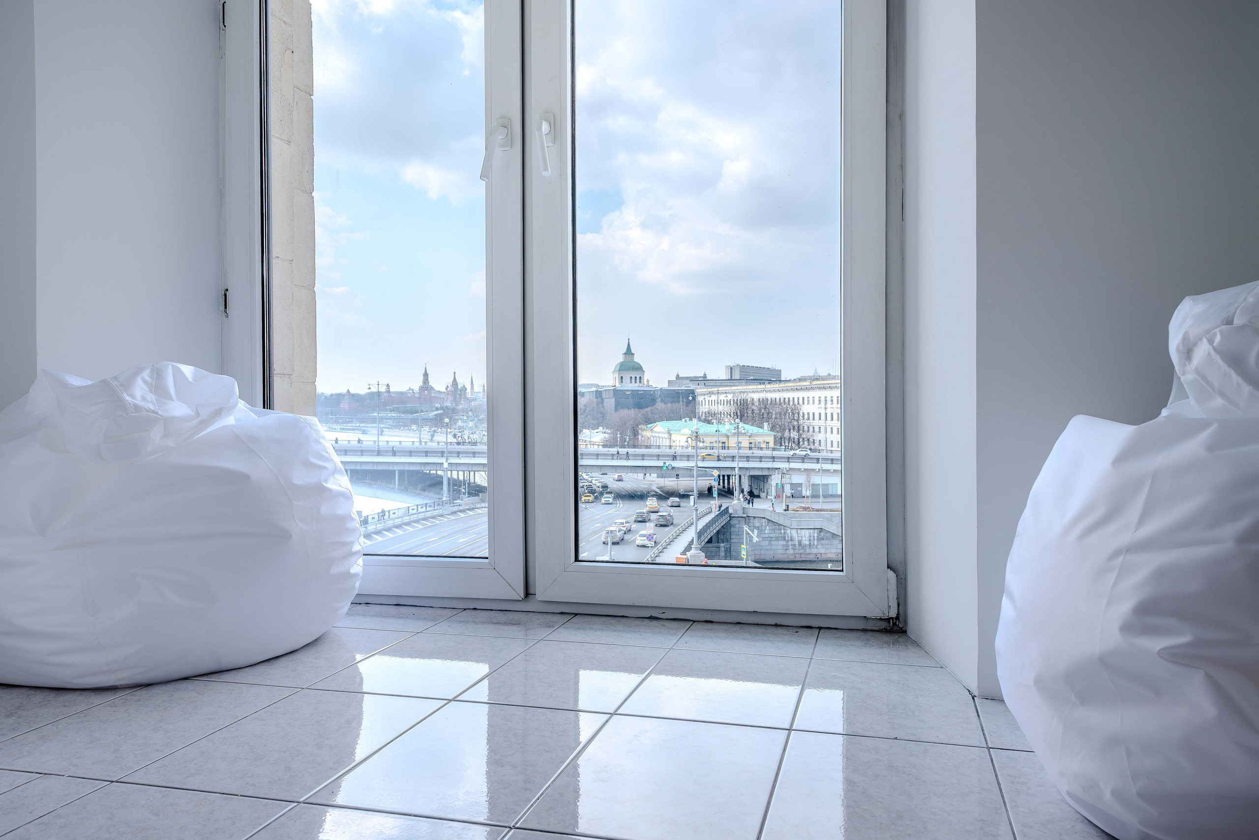 Профессиональная интерьерная фотосъемка квартиры для сдачи в аренду в центре Москвы.