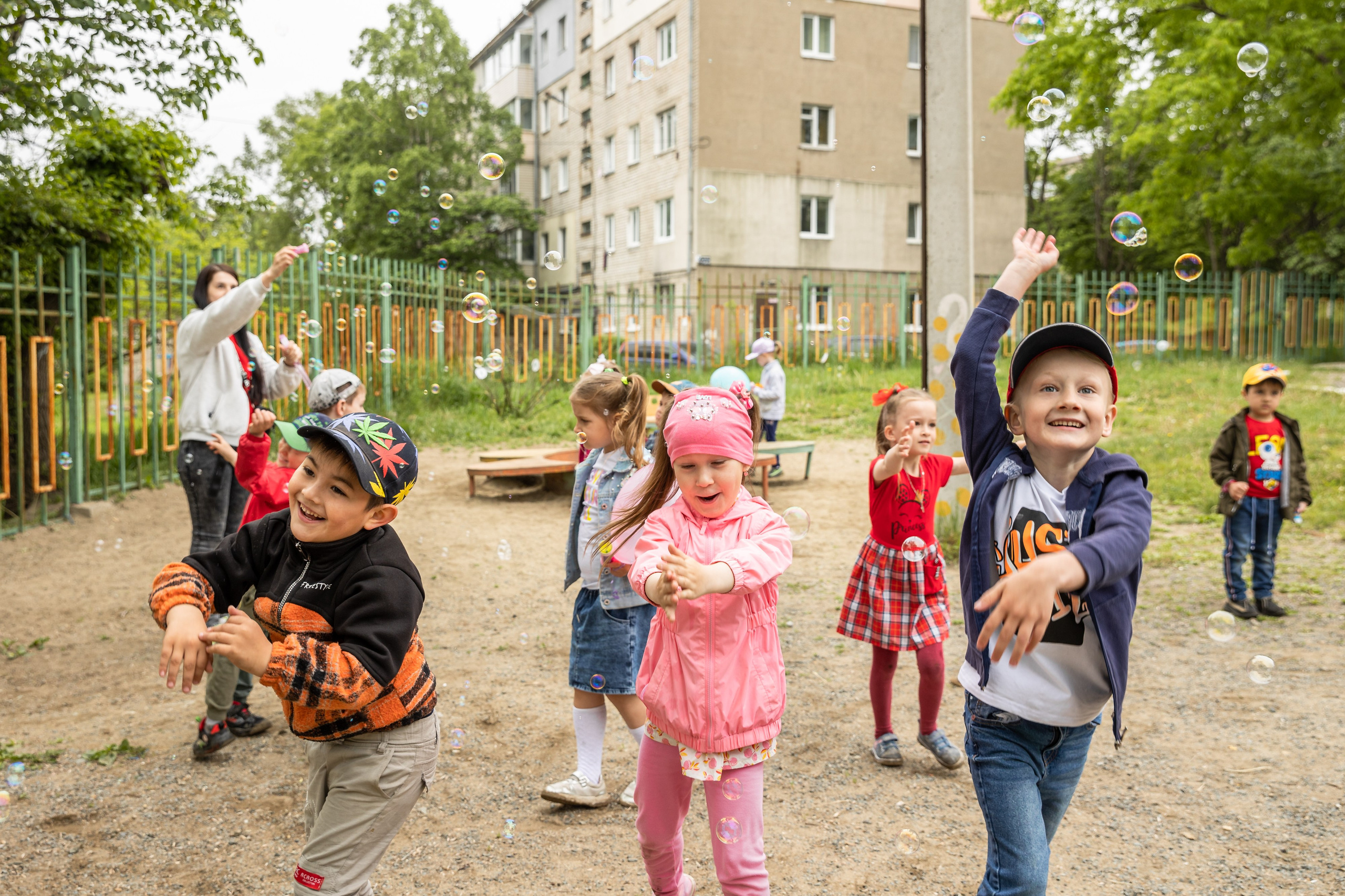 Репортажно-постановочная съемка в саду. Детский семейный фотограф в г. Находка Ольга Коваленко, фотостудия Memories