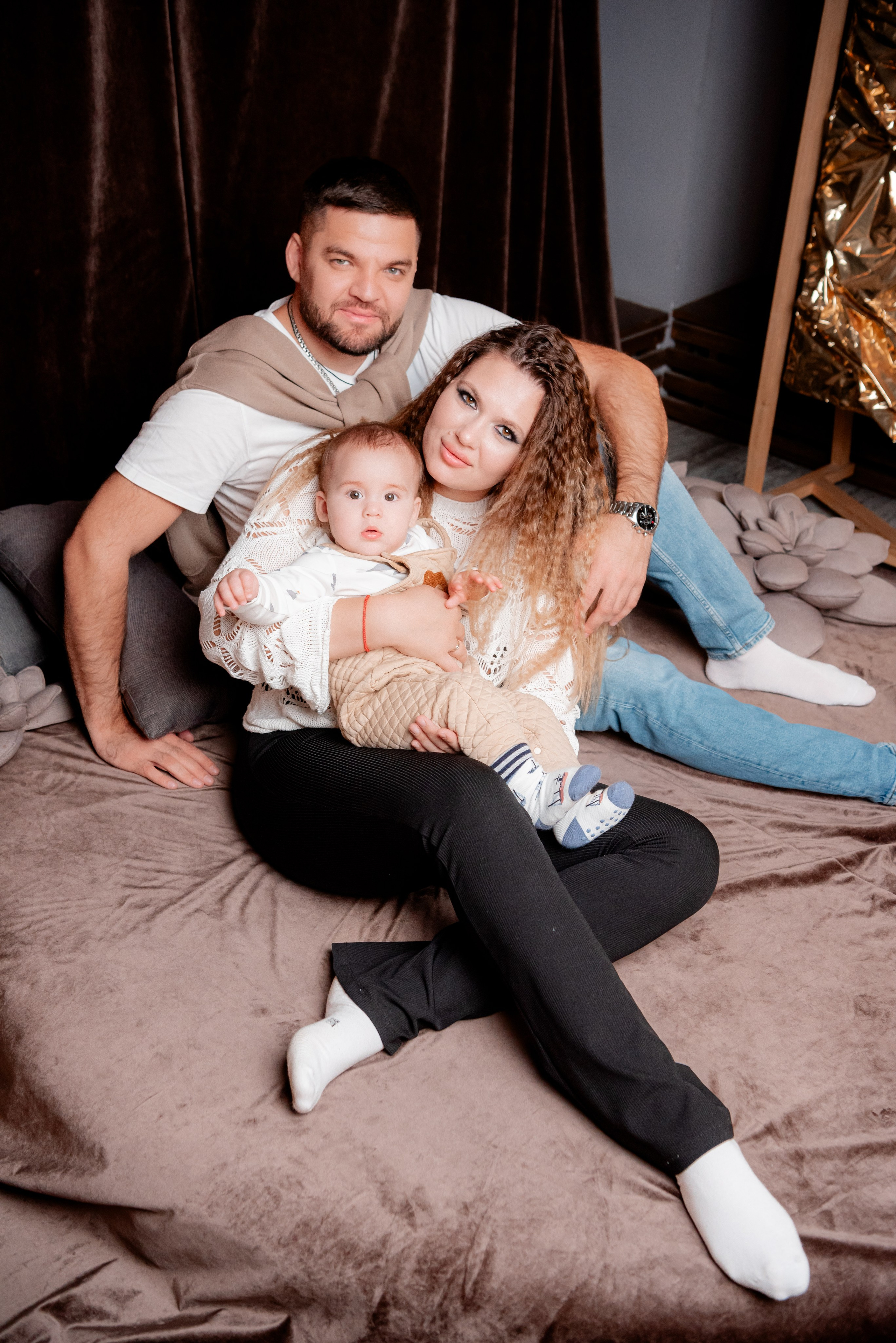 Семья Шварц в студии Атмосфера, зал Колорит. Фотограф в Волгограде и Волжском Александр Горбань