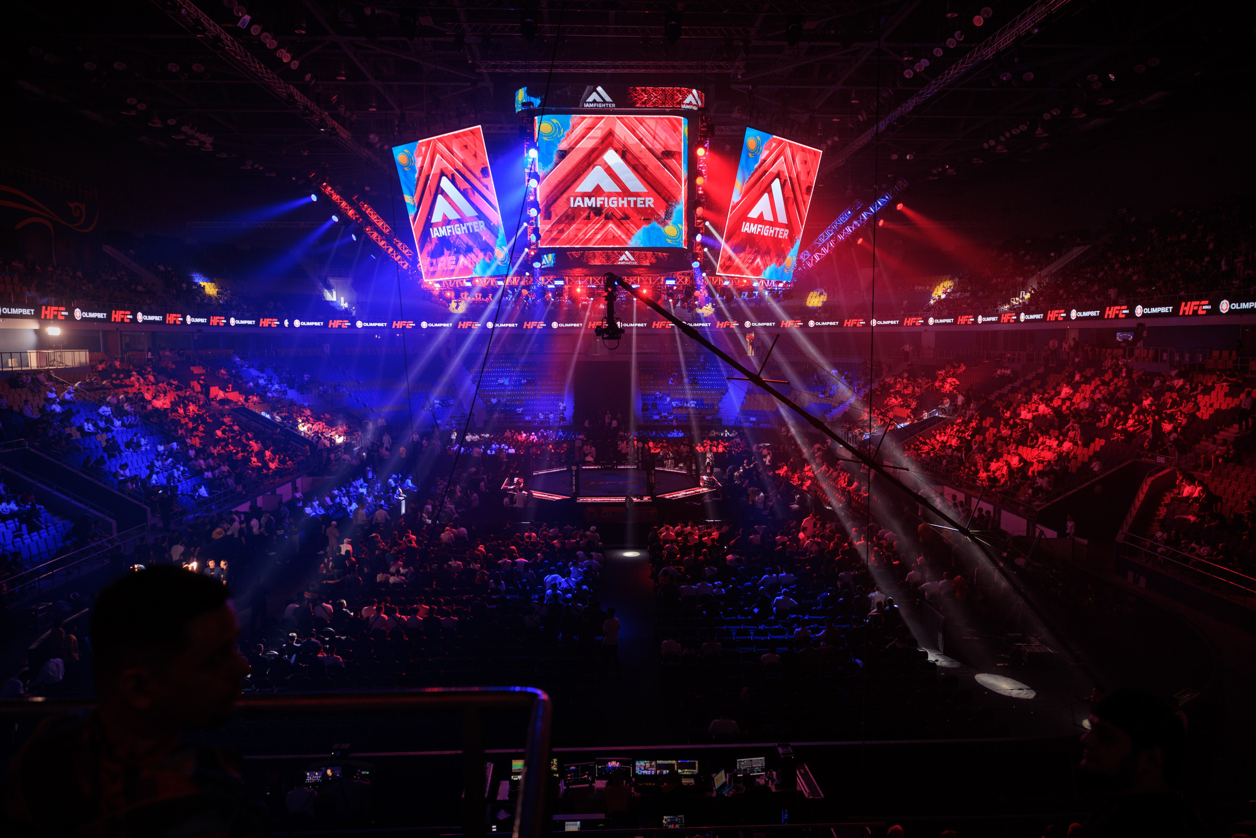 Бизнес-фотограф в Алматы — корпоративные съёмки, деловые портреты и репортажи. Профессиональный фотограф в Алматы