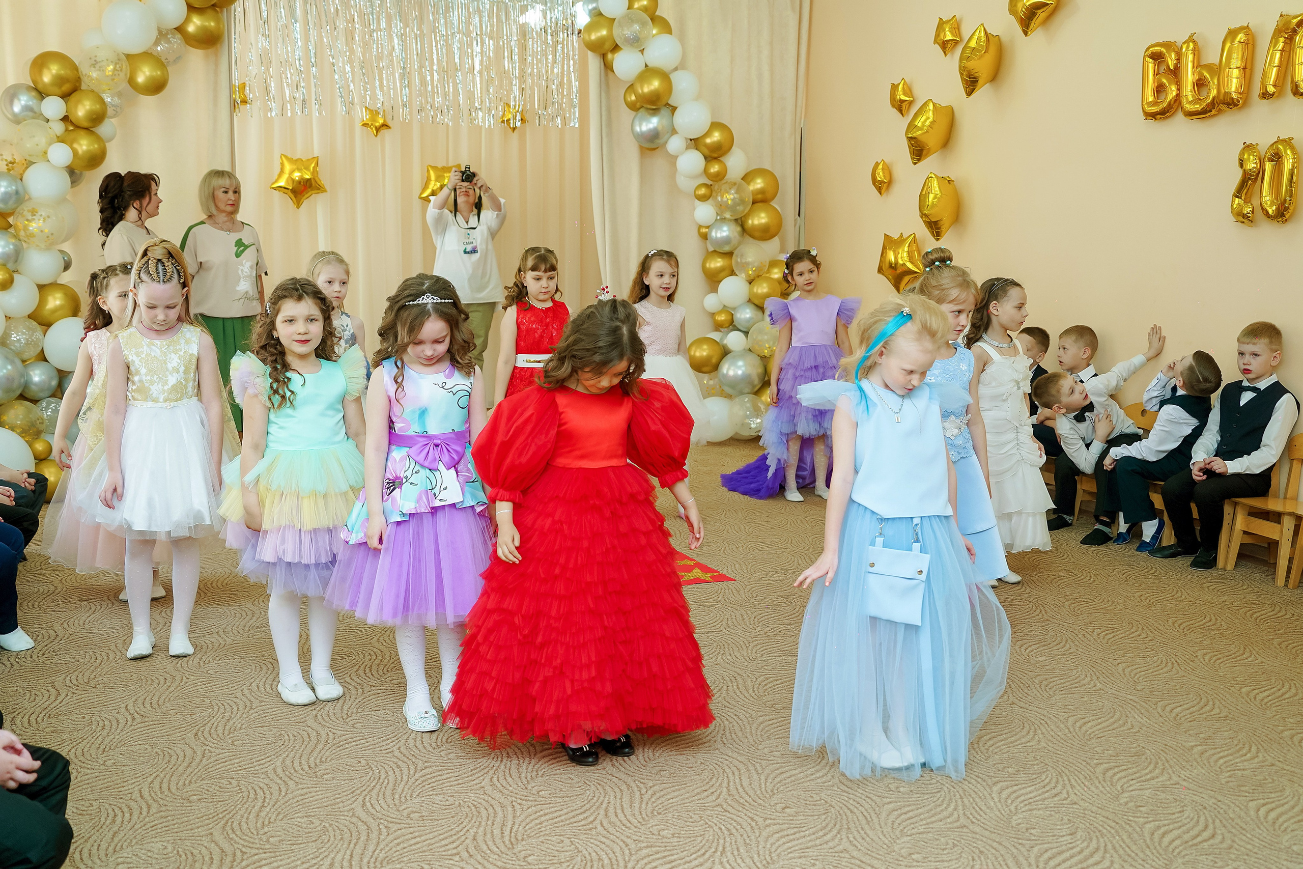 Фотосъемка видеосъёмка фотограф видеооператор новогодних утренников  в. Фотограф, видеооператор Нина Коршунова