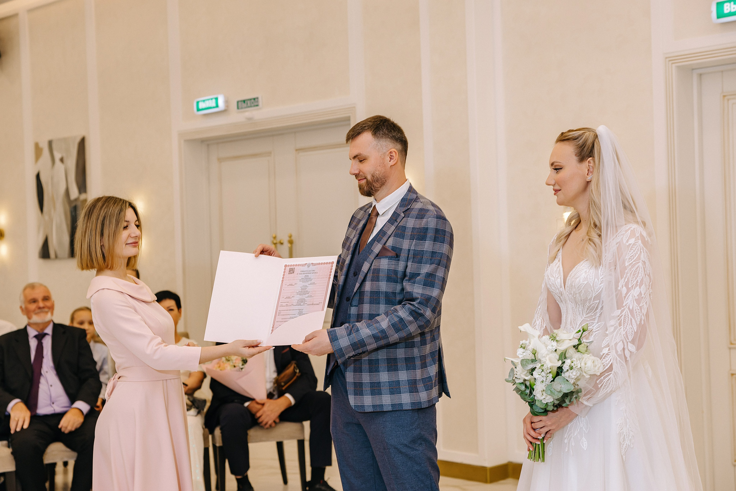 Чувства. Александр Антонов. Профессиональный свадебный, репортажный фотограф в Москве, Подольске. Фото+Видео на любой праздник