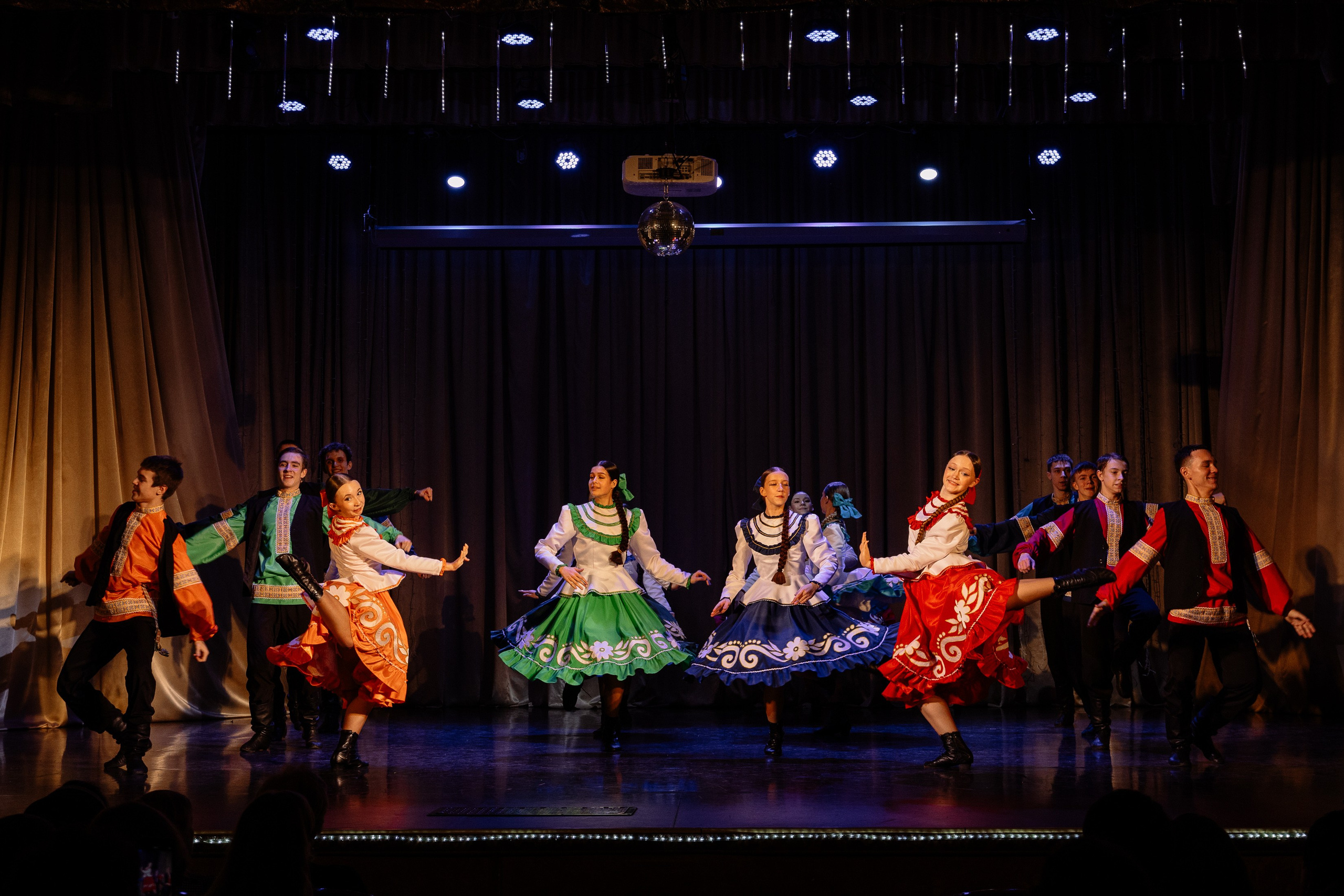 Сибирские узоры ДК Ефремова. Фотограф Юлия Мальцева