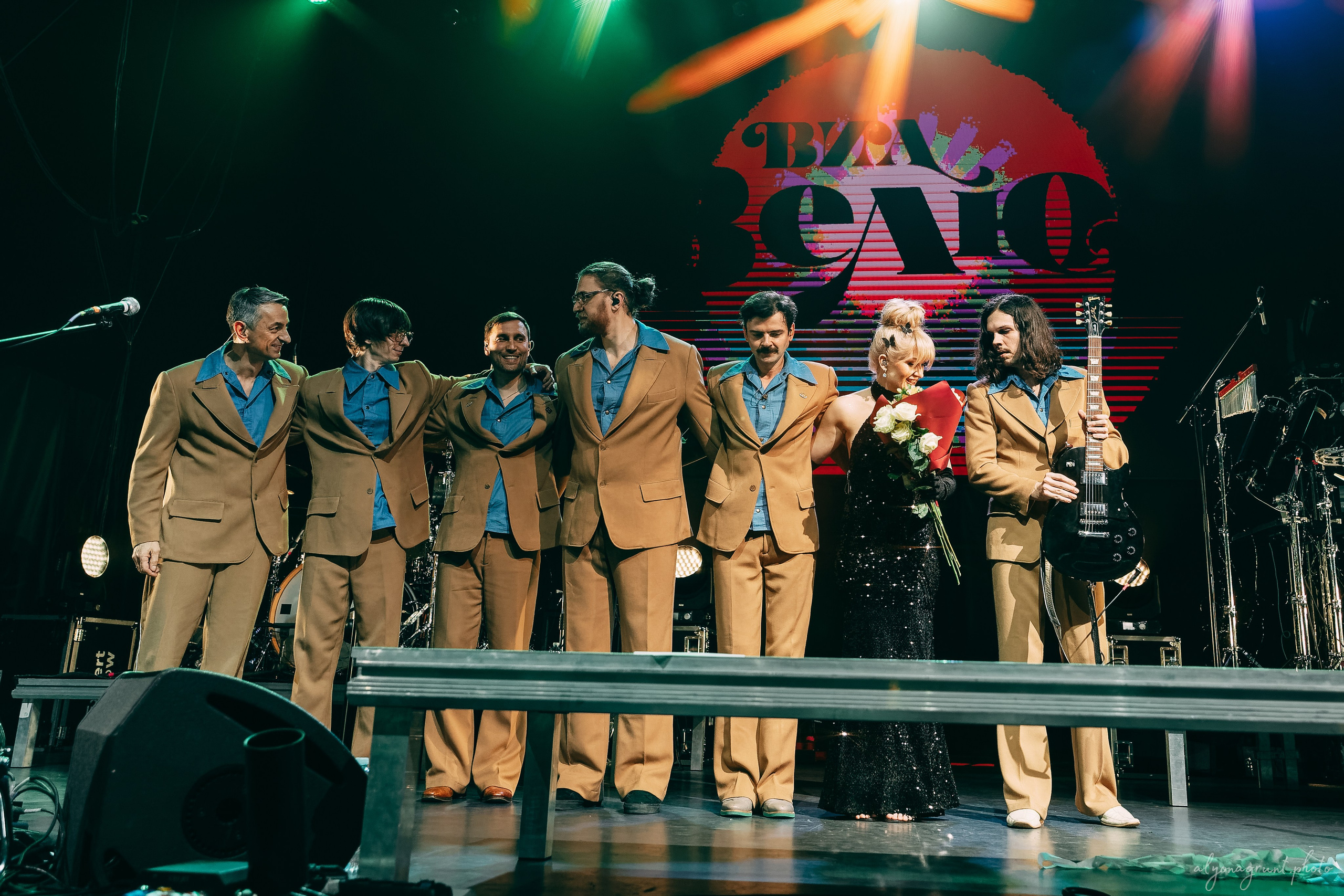 ВИА Велюр, фоторепортаж, СПб, BASE, 14.12.2025. Алена Адрианова: фотограф в Санкт-Петербурге