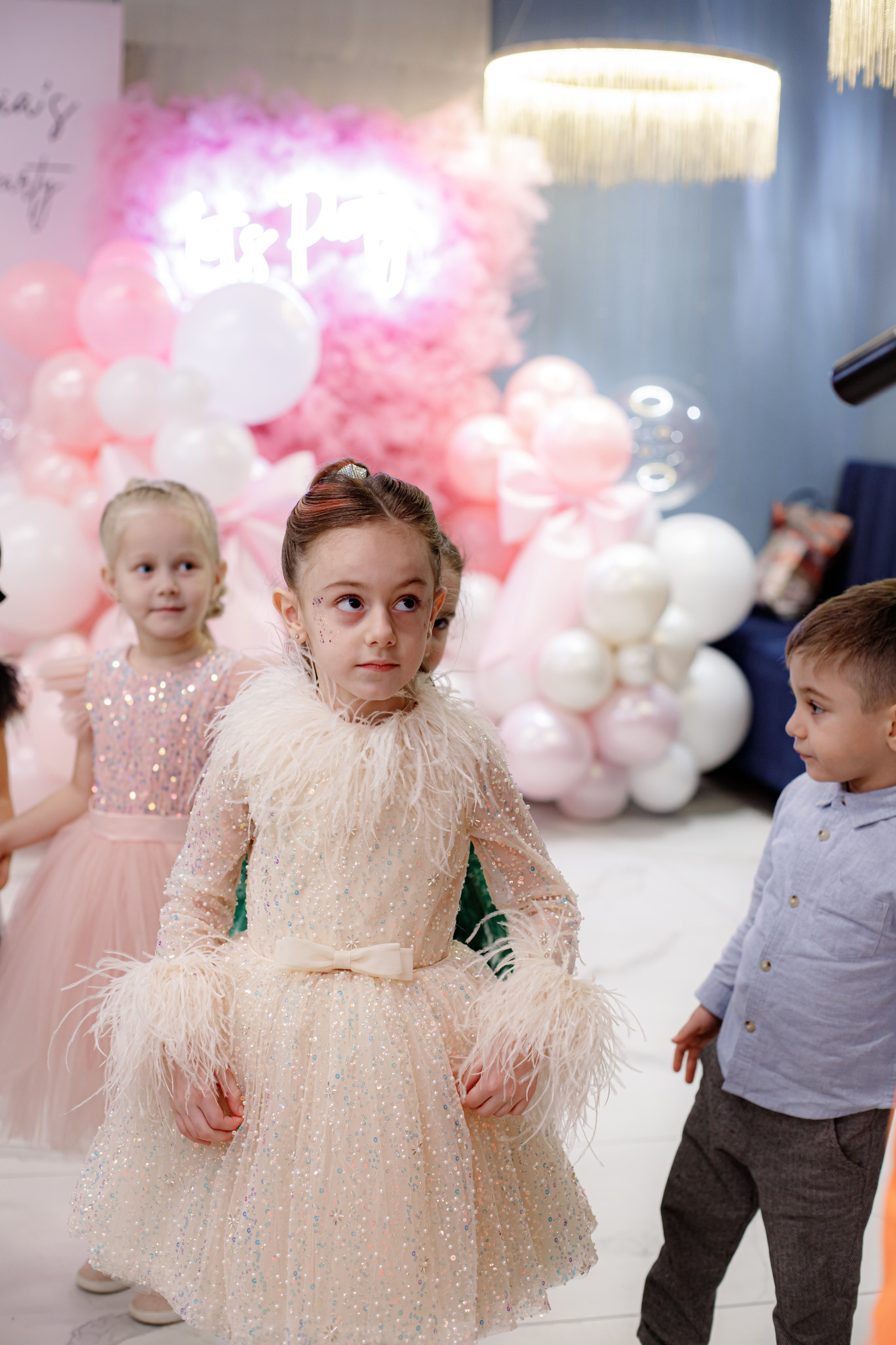 ASIA'S BIRTHDAY PARTY. Photokarish