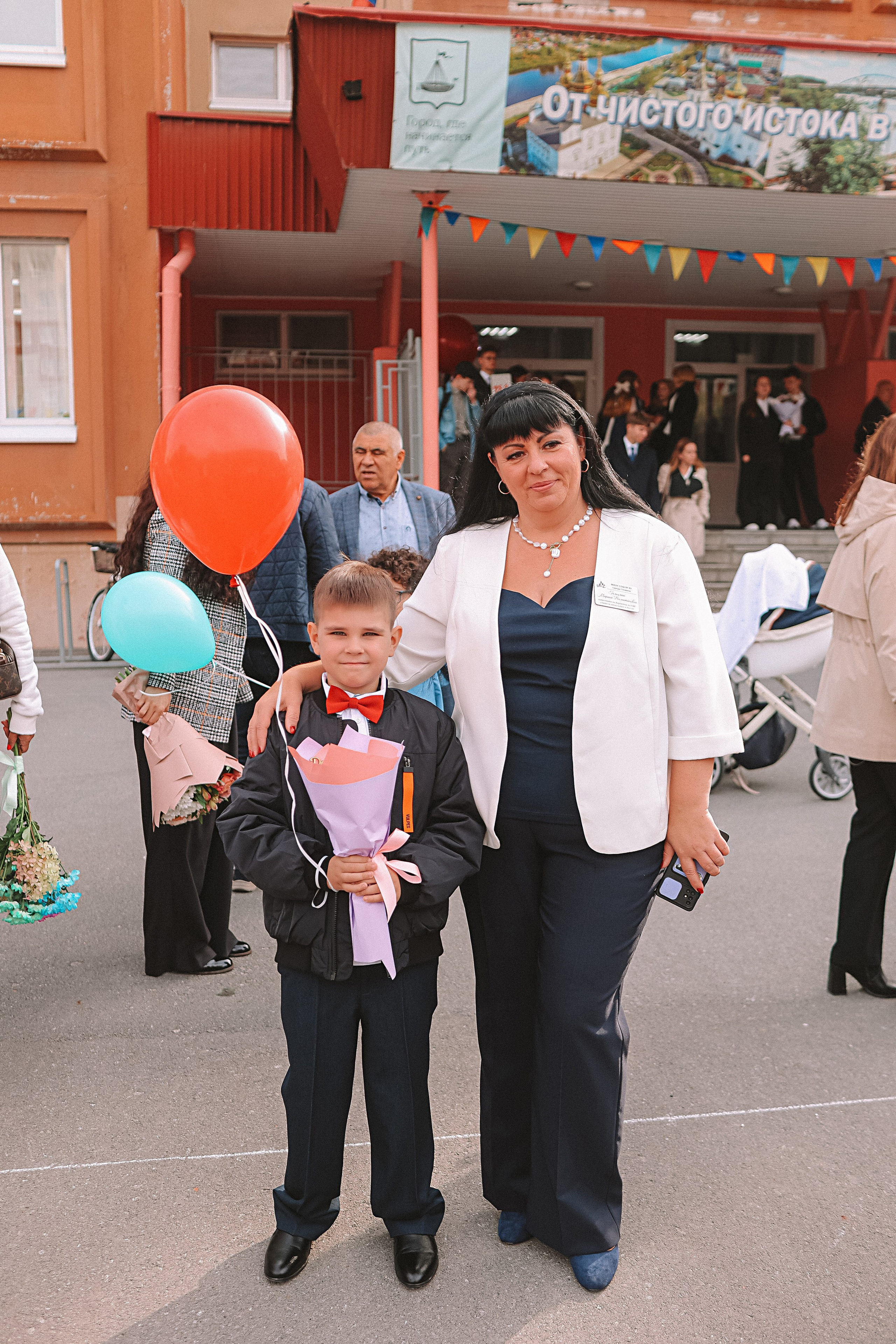 1 сентября линейка+кл час+портреты. Семейный фотограф Тюмень, фотограф на роды Салмина Мария