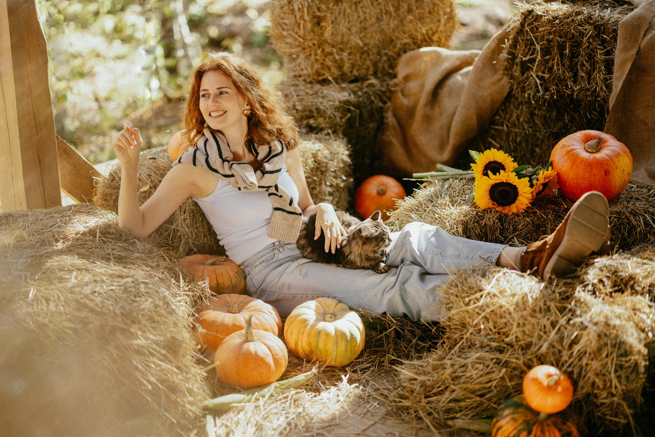 Сеновал — деревенский уголок для ваших фотосессий в Зачарованном саду, Екатеринбург. Фотостудия «Зачарованный Сад» в 20 минутах от центра Екатеринбурга