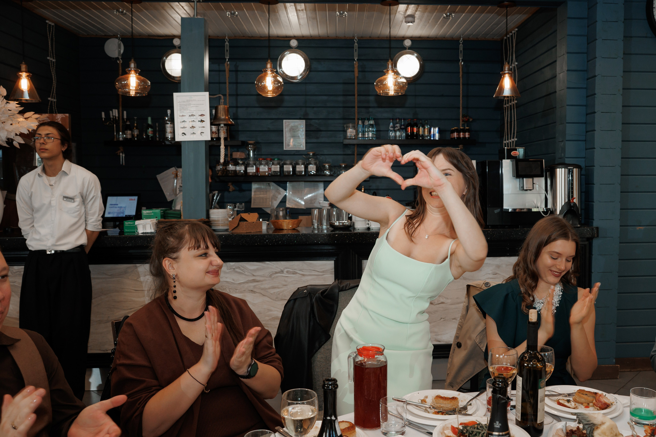 Регистрация в отеле Fish Point, ЗАГС Бутово, прогулка в Остафьево. Свадебный и репортажный фотограф (Москва, Королев и другие)