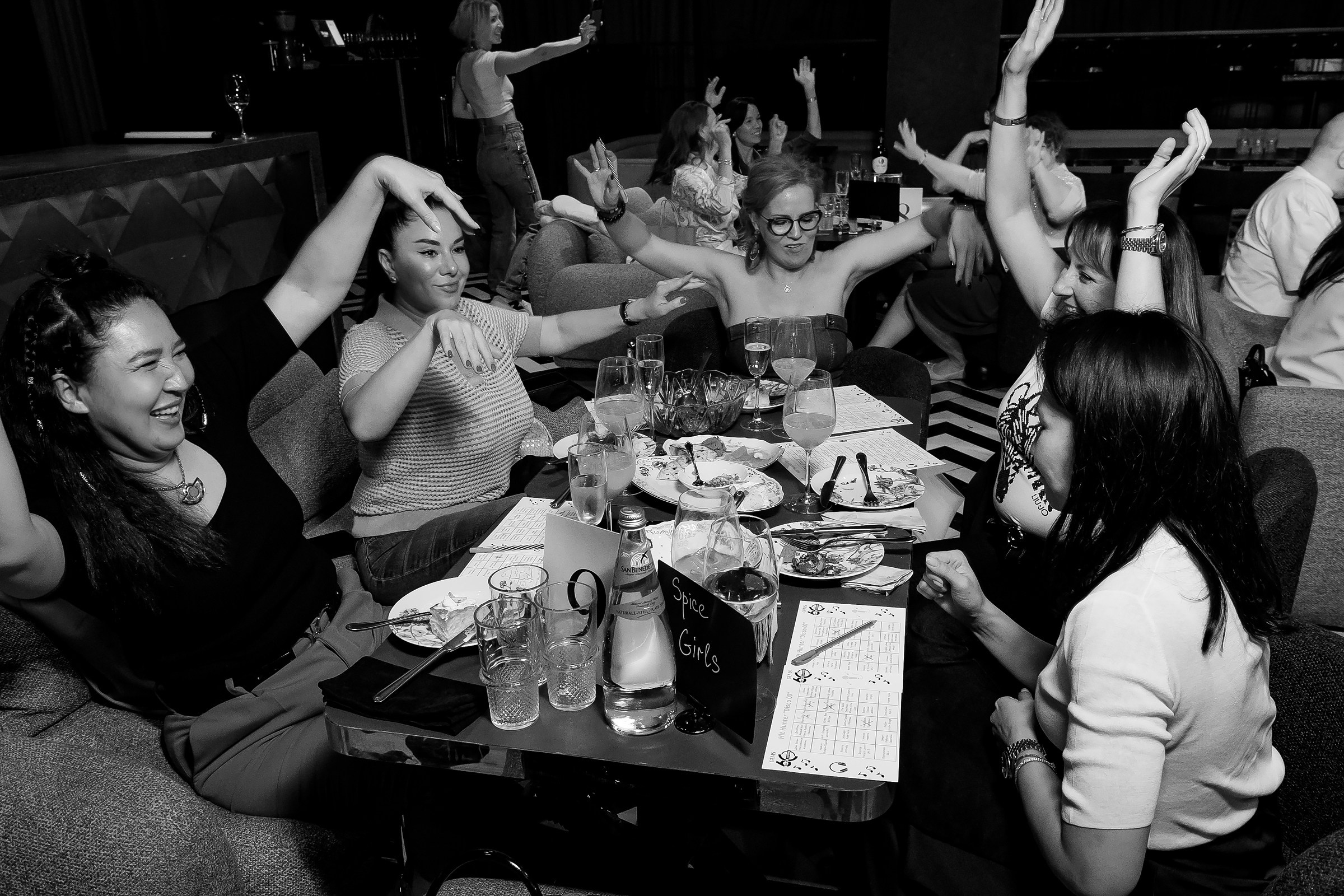 Музыкальное Лото-Queen Karaoke. Репортажный фотограф в Алматы Каюпов Сержан