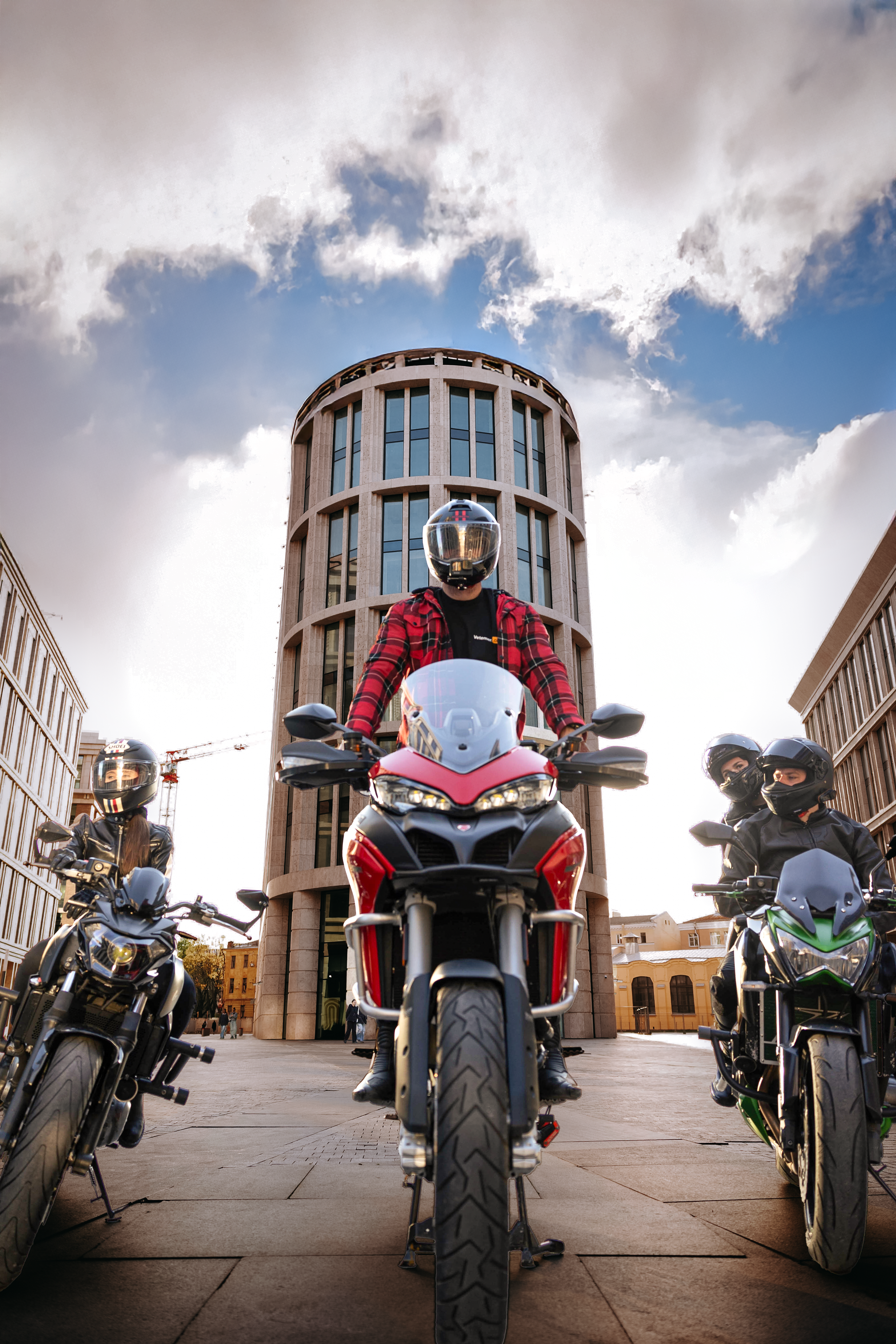 МОТО. Женский и свадебный фотограф в Санкт-Петербурге Элизабет Ланцова. Будуарные съемки, свадебные съемки, лавстори, контент-съемка