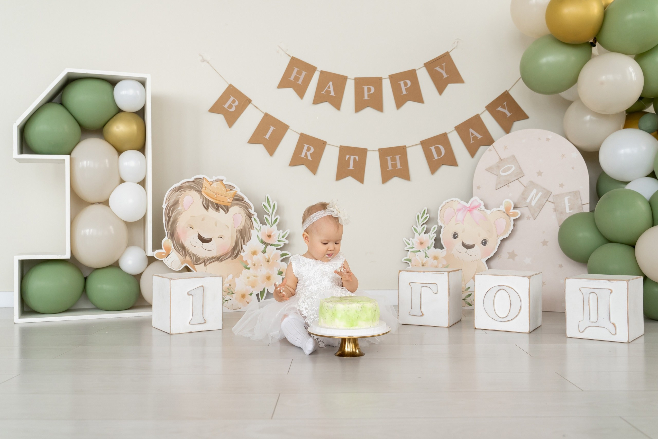 Cake smash. Фотостудия Малина в городе Улан-Удэ. Фотограф Ирина Жарникова