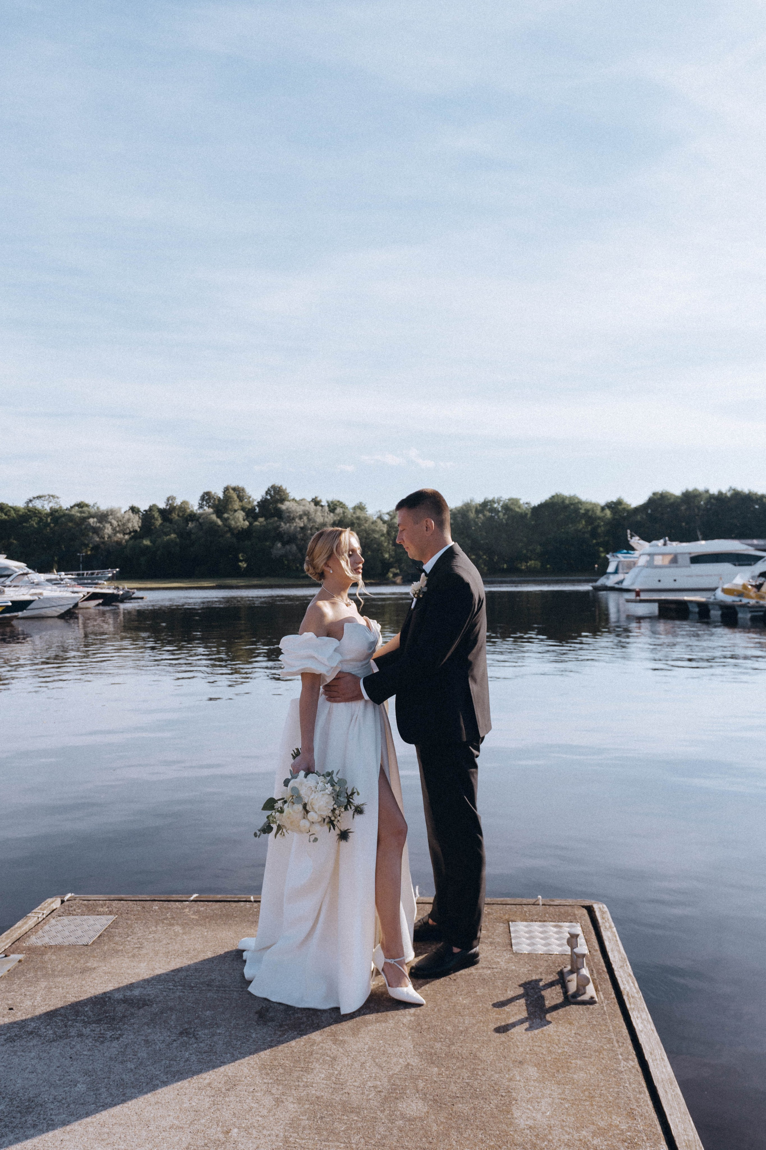 СВАДЕНБНАЯ СЬЕМКА НА КАТЕРЕ ПО КАНАЛАМ САНКТ-ПЕТЕРБУРГА И В АКВАТОРИИ НЕВЫ. Профессиональный фотограф, Санкт-Петербург — Виктория Богомолова
