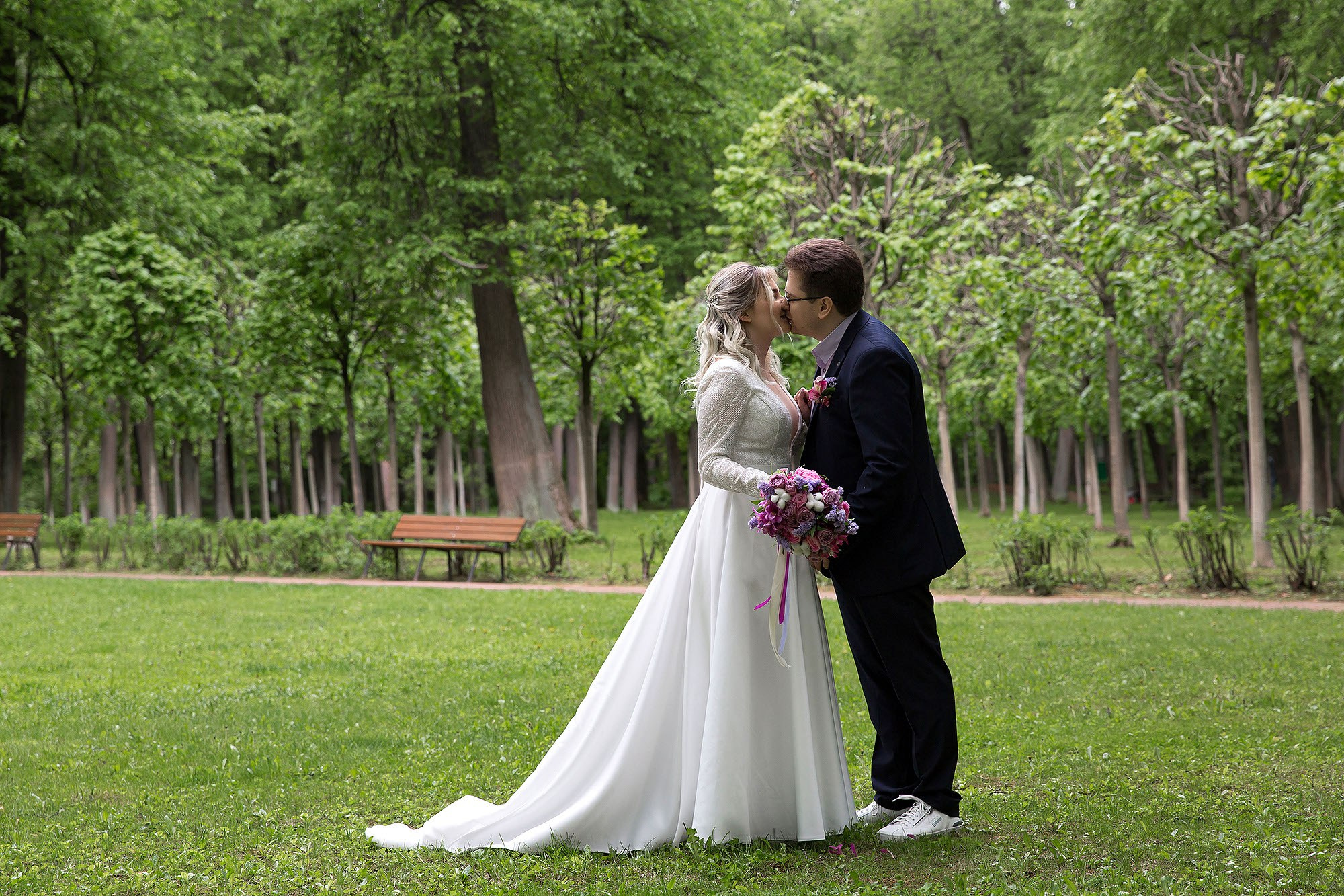 Прогулка, фотосессия жениха и невесты. Свадебная съемка. Фотограф в Москве Валерий Боцман