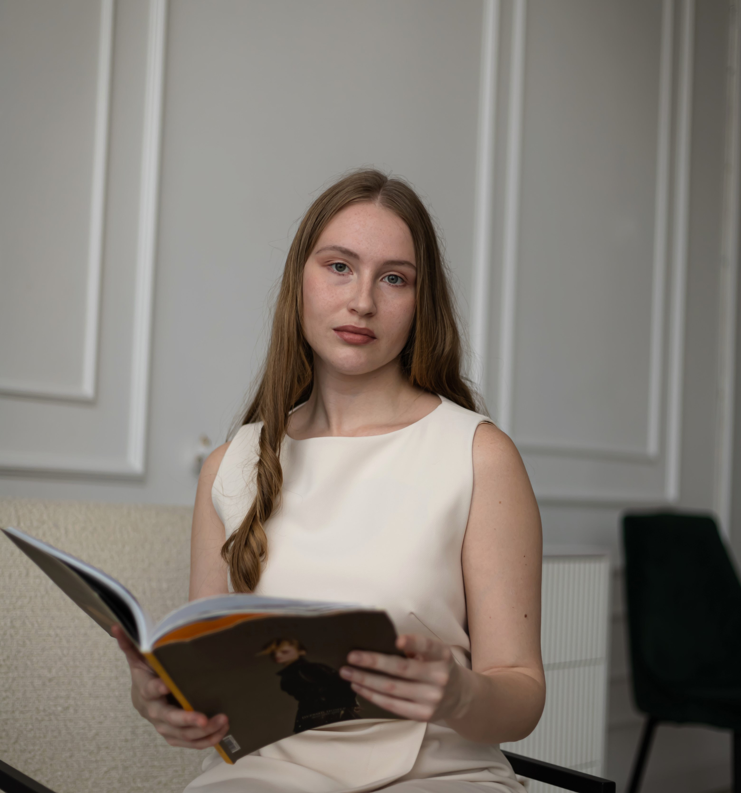 Фотосъемка одежды для бренда - девушка в белом платье