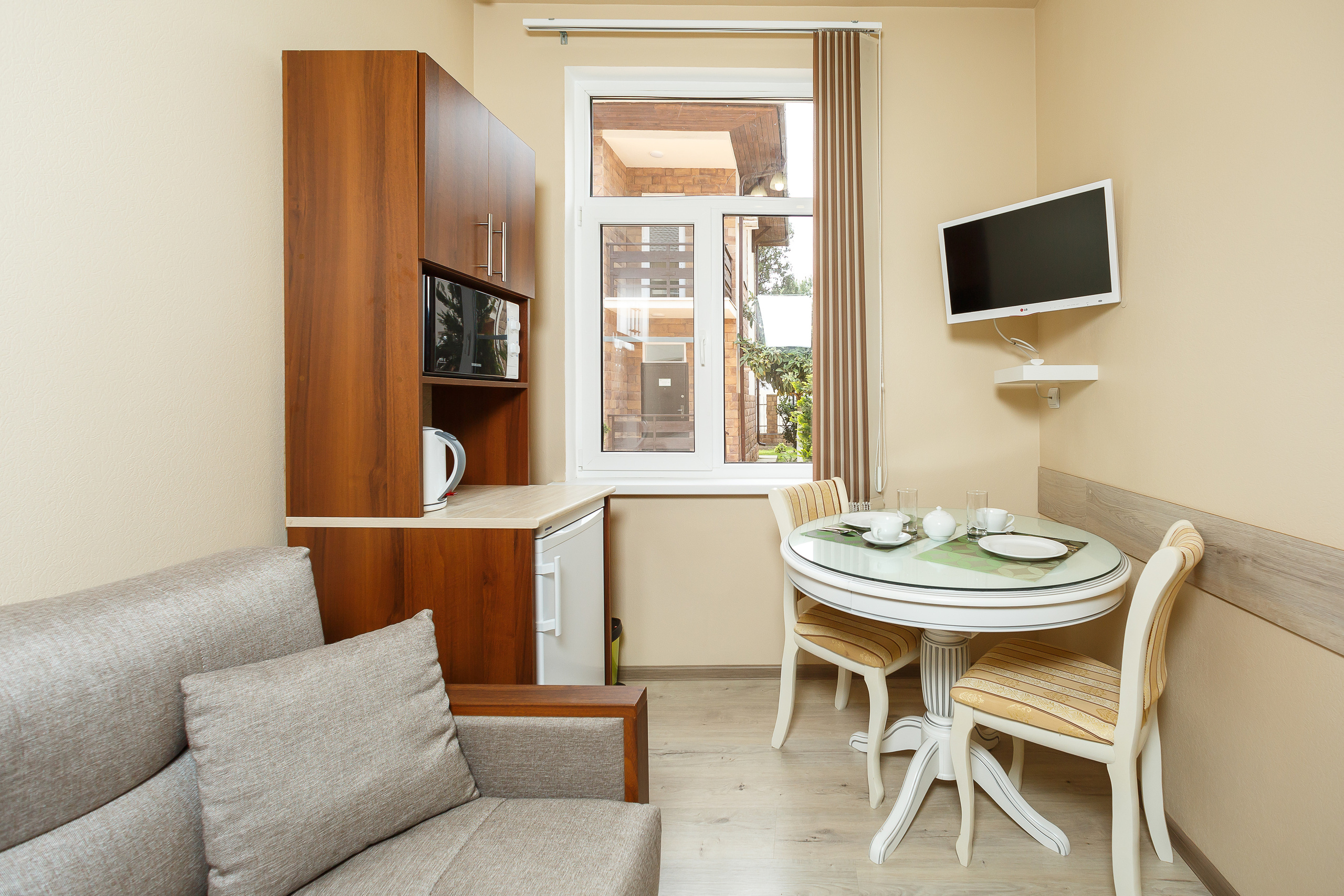 Отель "Саяны". Репортажный и семейный фотограф видеограф в Москве