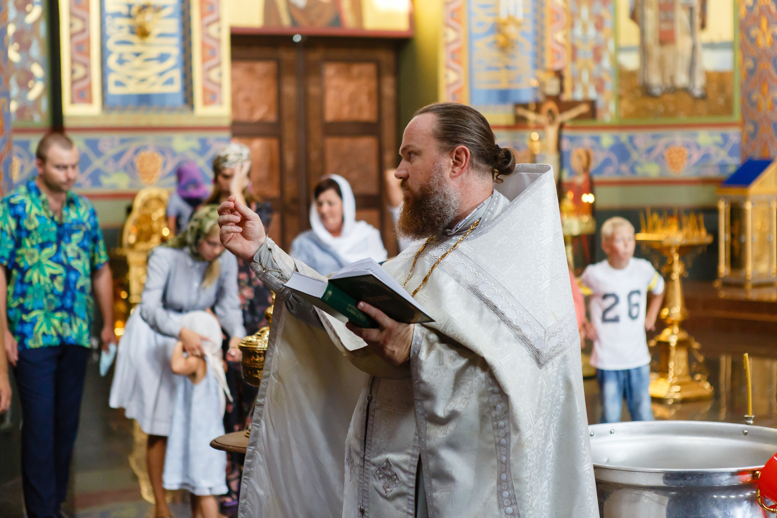 Крещение. Репортажный и семейный фотограф видеограф в Москве