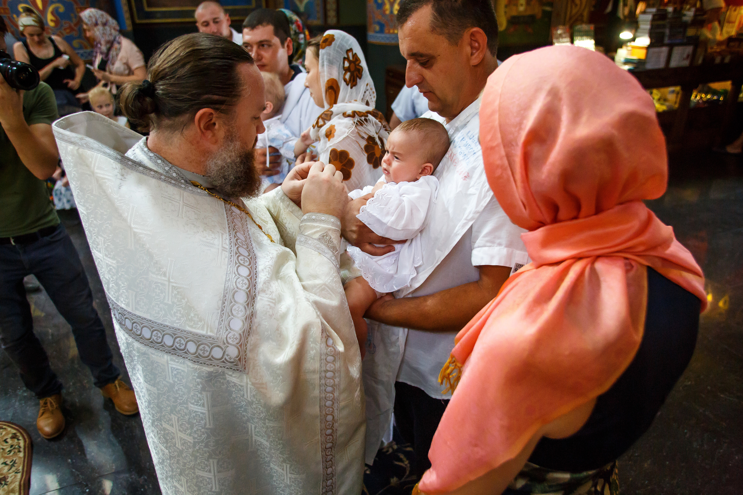 Крещение. Репортажный и семейный фотограф видеограф в Москве