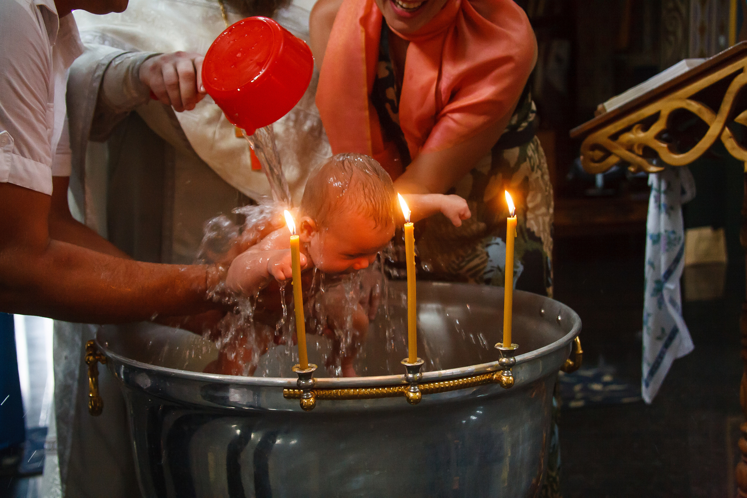 Крещение. Репортажный и семейный фотограф видеограф в Москве