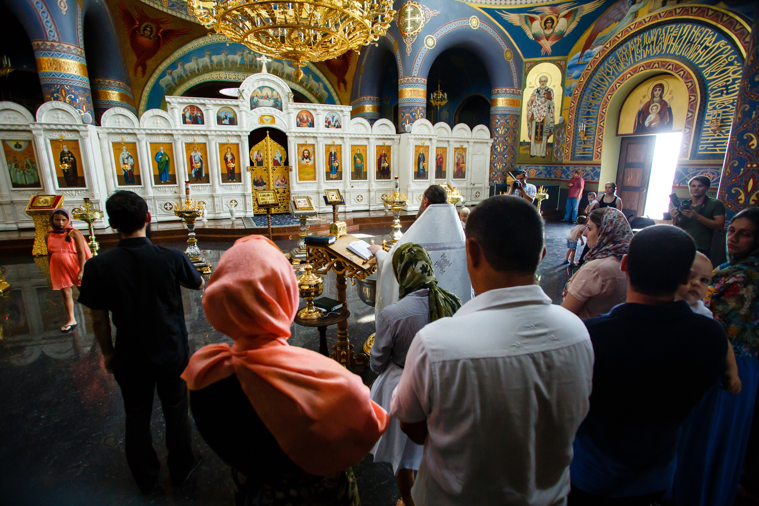 Крещение. Репортажный и семейный фотограф видеограф в Москве