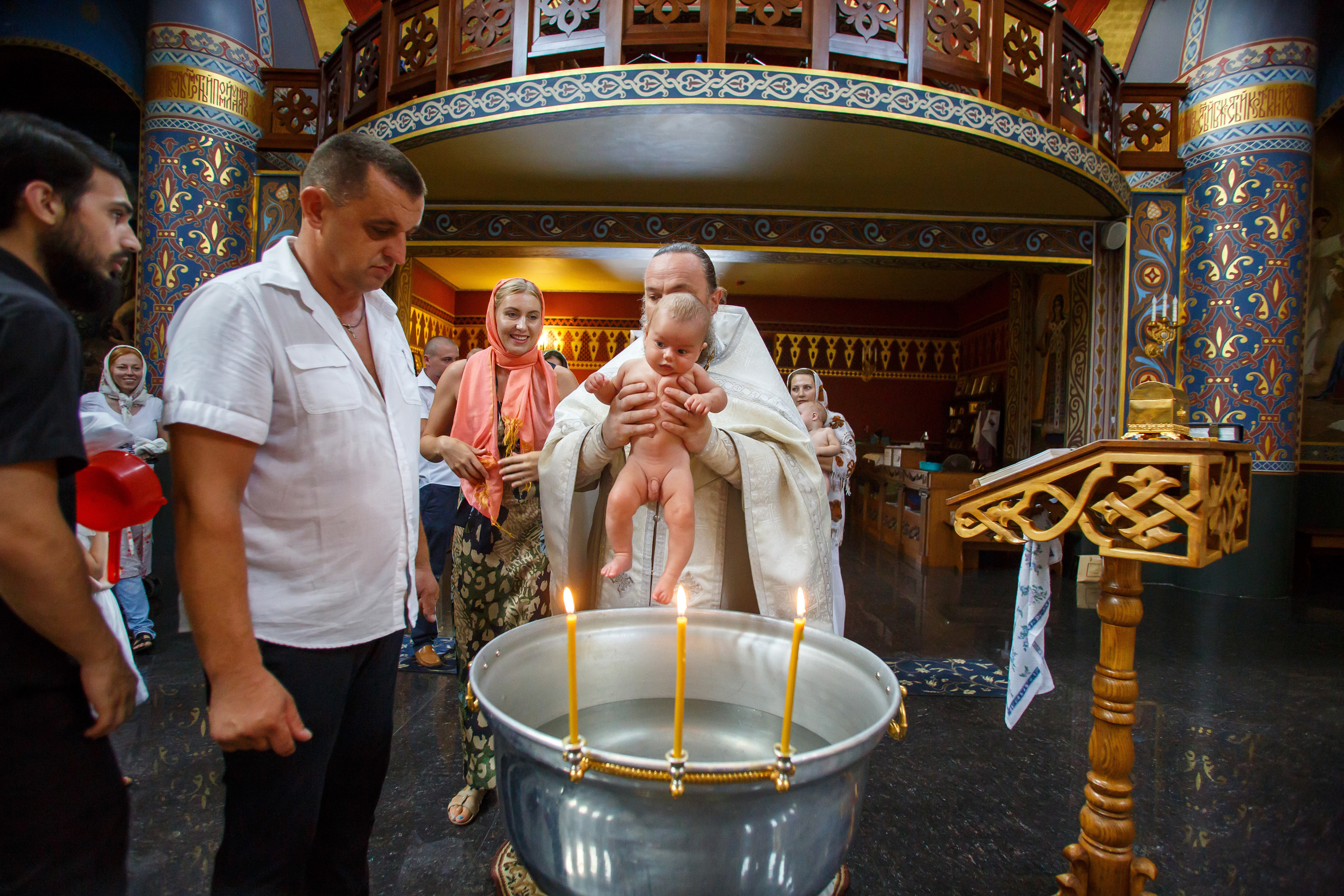 Крещение. Репортажный и семейный фотограф видеограф в Москве