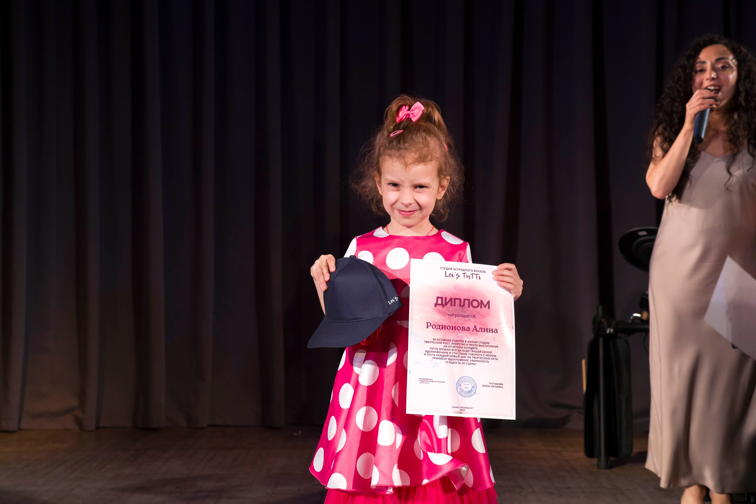 Концерт вокальной студии. Фотограф в Санкт-Петербурге. Репортажная и все съёмки для бизнеса