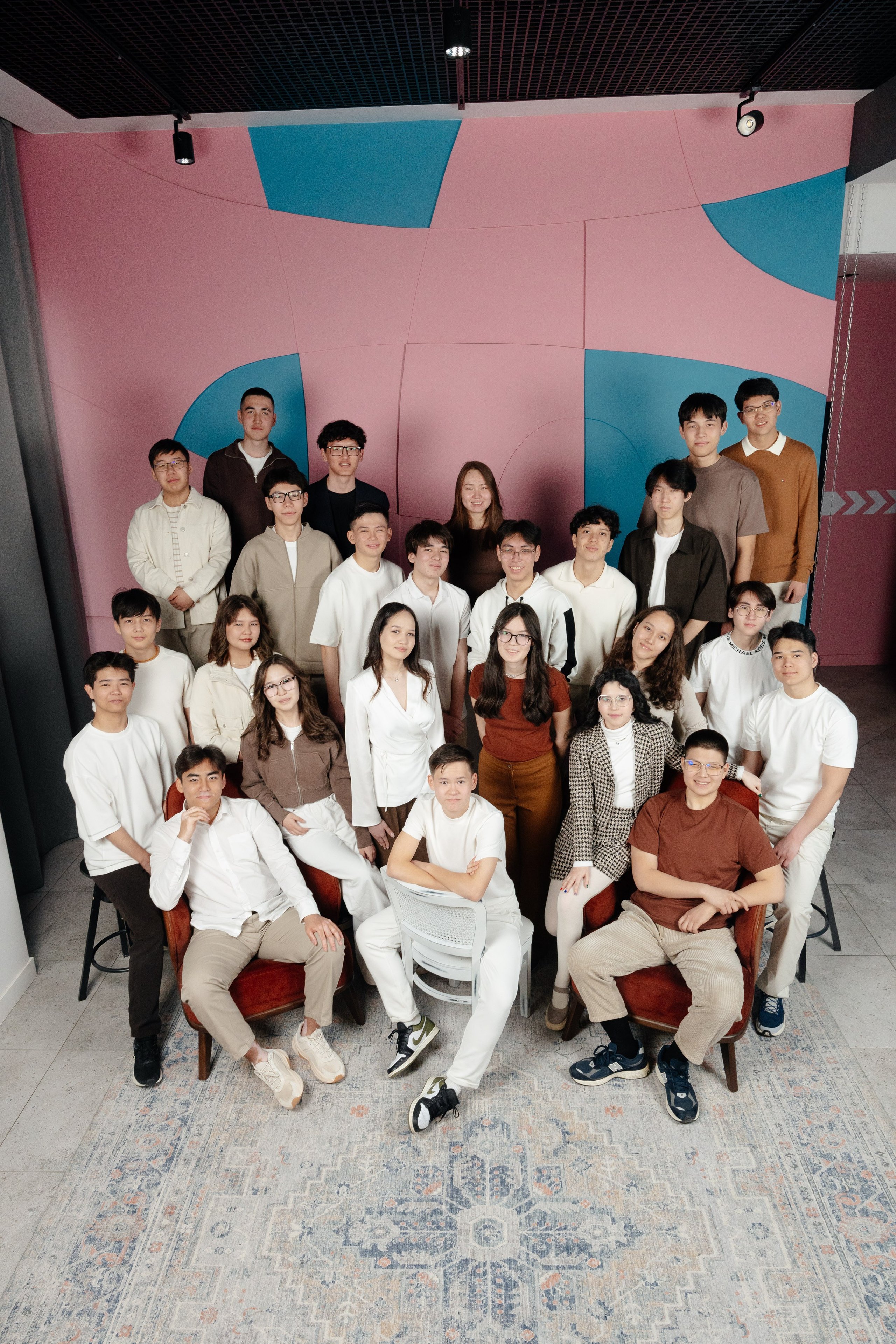 Общие кадры в студии. Выпускные альбомы в Нур-Султане (Астана) и по всему Казахстану