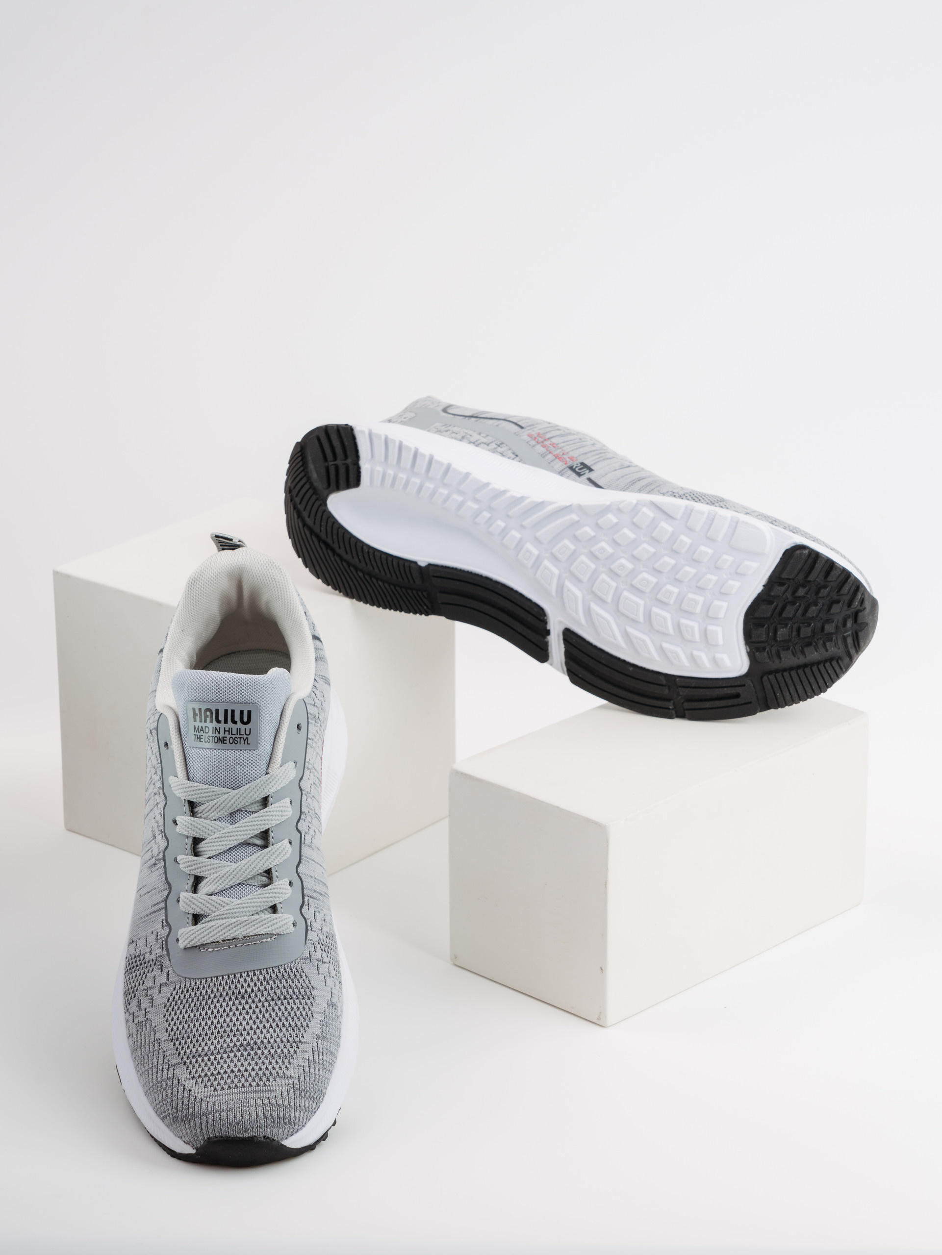 Предметная съемка обуви. Студия коммерческой съемки ХВОЯ