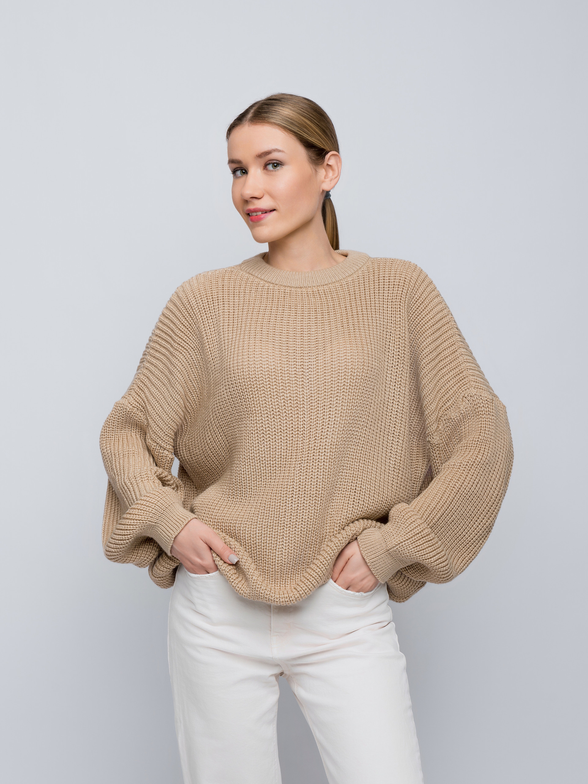 Съемка взрослой одежды на модели сайтов, маркетплейсов, WB, Ozon, Яндекс Маркет и др. Студия коммерческой съемки ХВОЯ