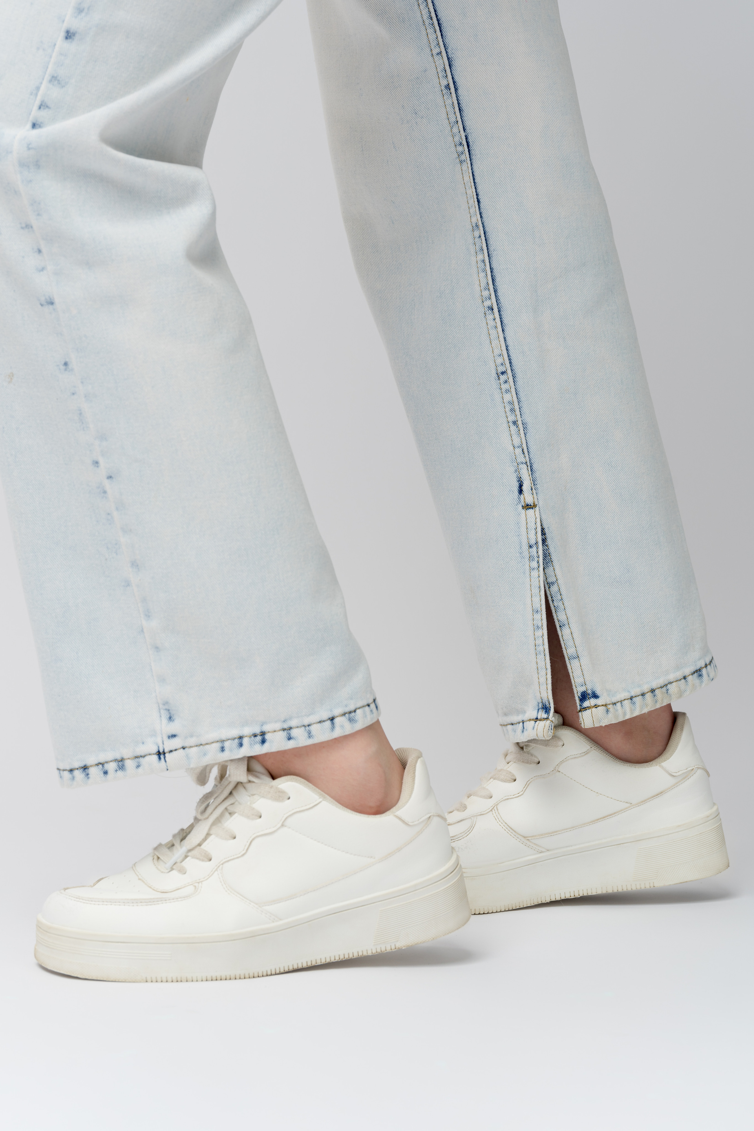 Съемка взрослой одежды на модели сайтов, маркетплейсов, WB, Ozon, Яндекс Маркет и др. Студия коммерческой съемки ХВОЯ