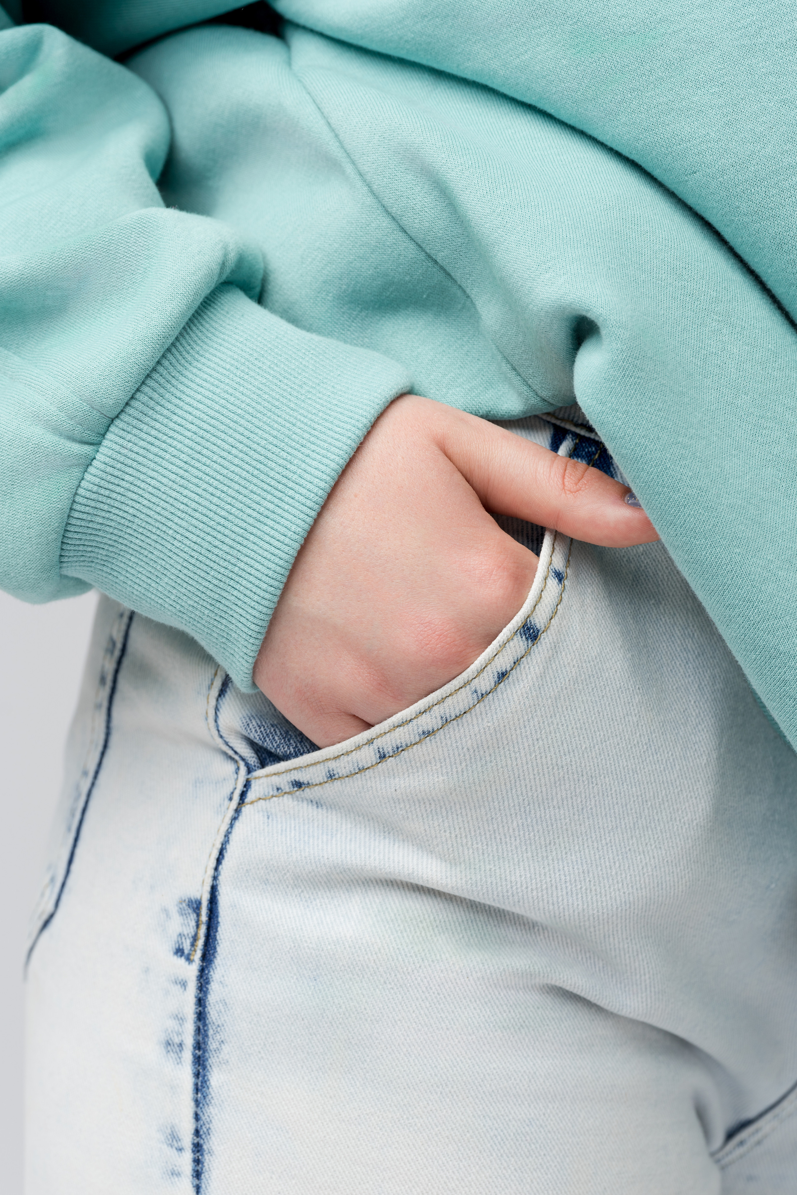 Съемка взрослой одежды на модели сайтов, маркетплейсов, WB, Ozon, Яндекс Маркет и др. Студия коммерческой съемки ХВОЯ