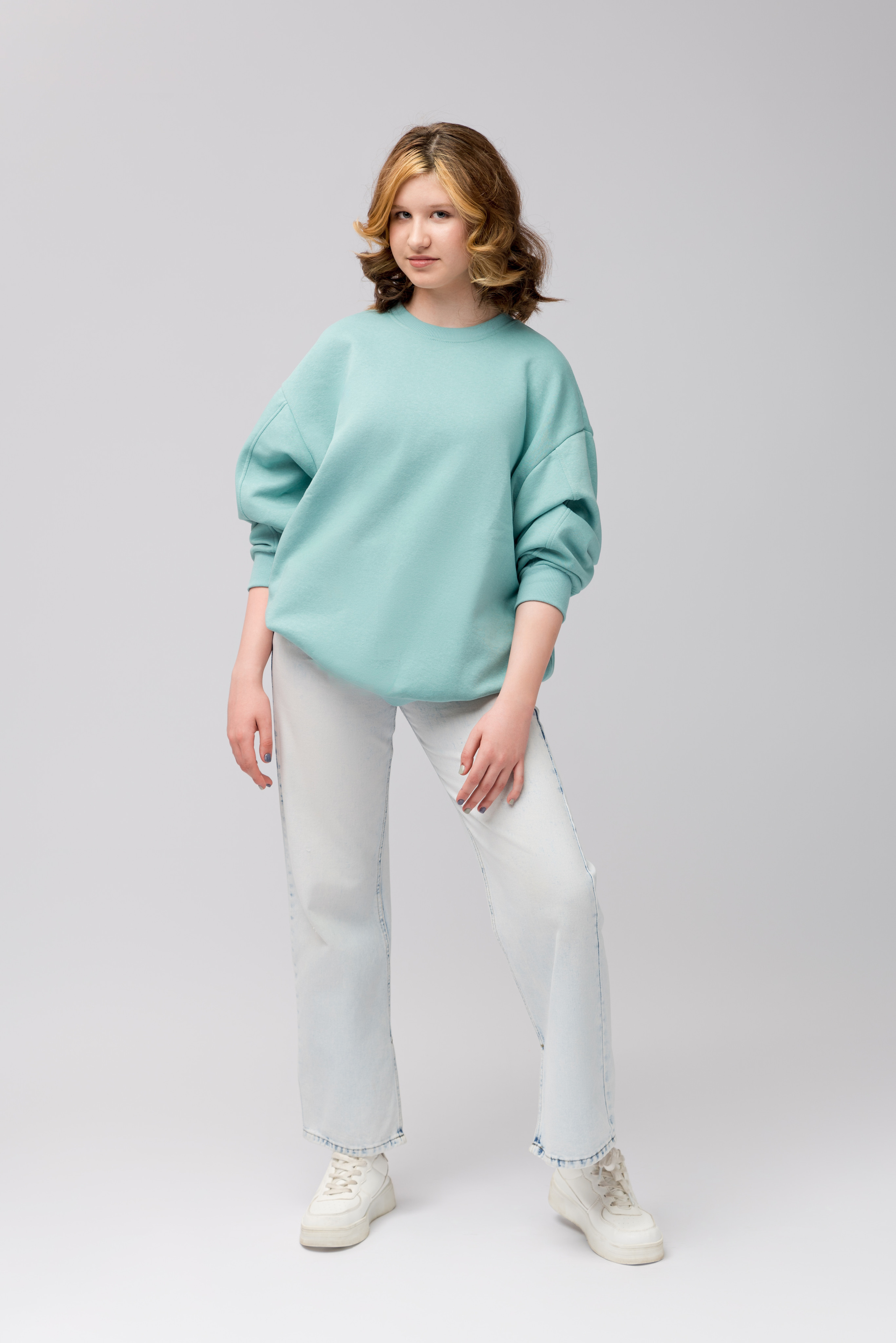 Съемка взрослой одежды на модели сайтов, маркетплейсов, WB, Ozon, Яндекс Маркет и др. Студия коммерческой съемки ХВОЯ