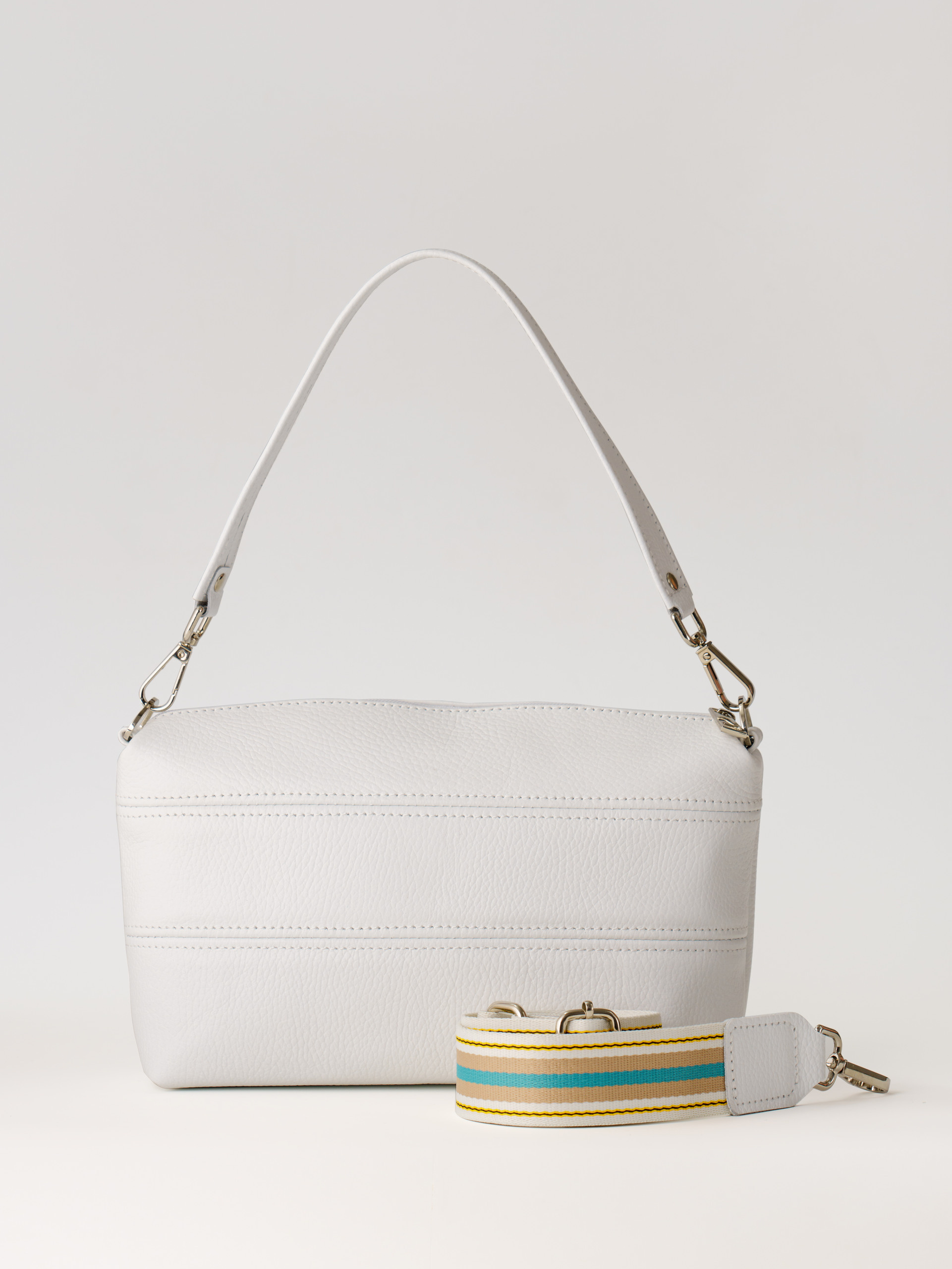 Предметная съёмка сумок и рюкзаков для каталогов, рекламы, сайтов и маркетплейсов. Студия коммерческой съемки ХВОЯ