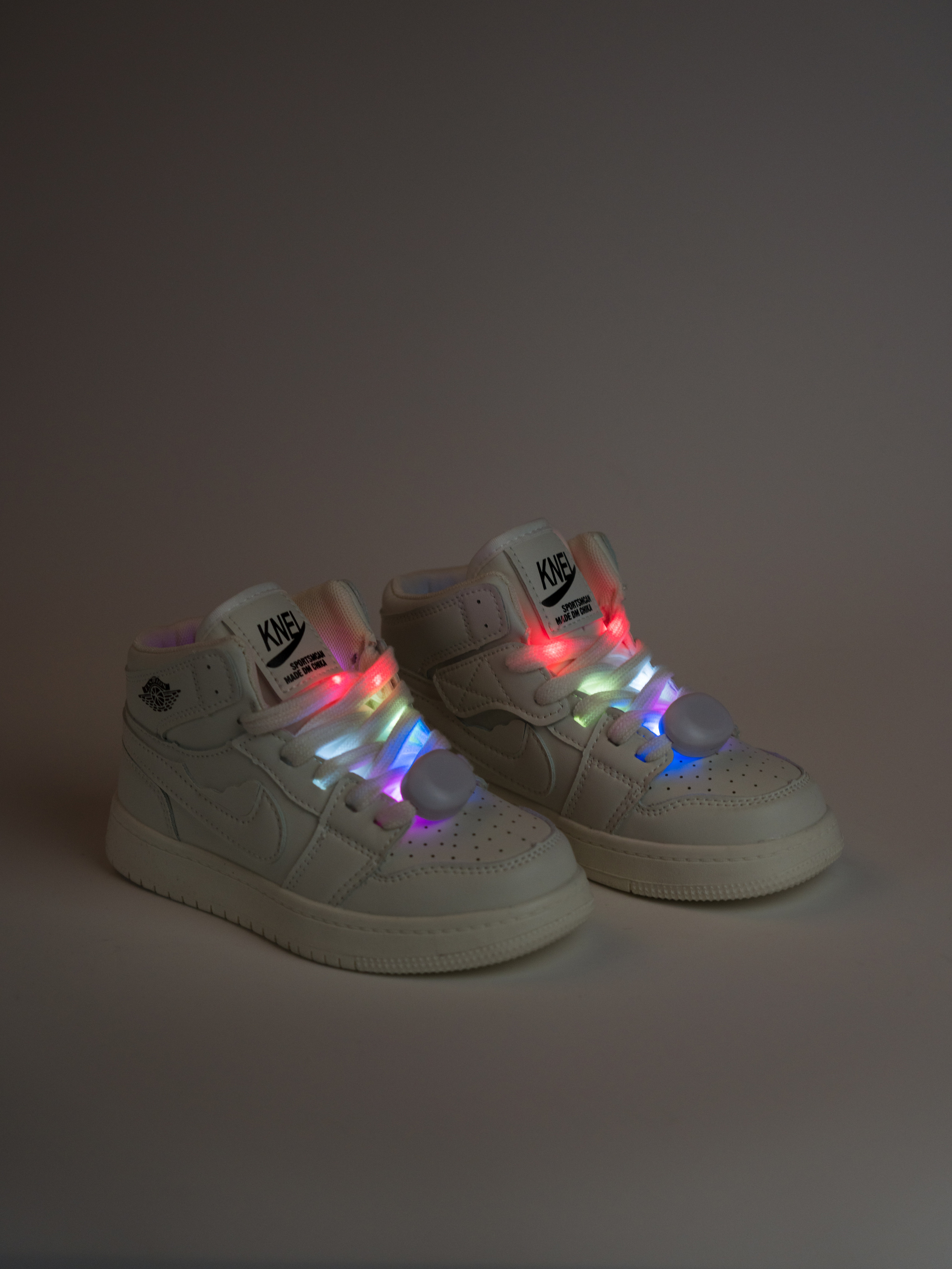 Предметная съемка обуви. Студия коммерческой съемки ХВОЯ