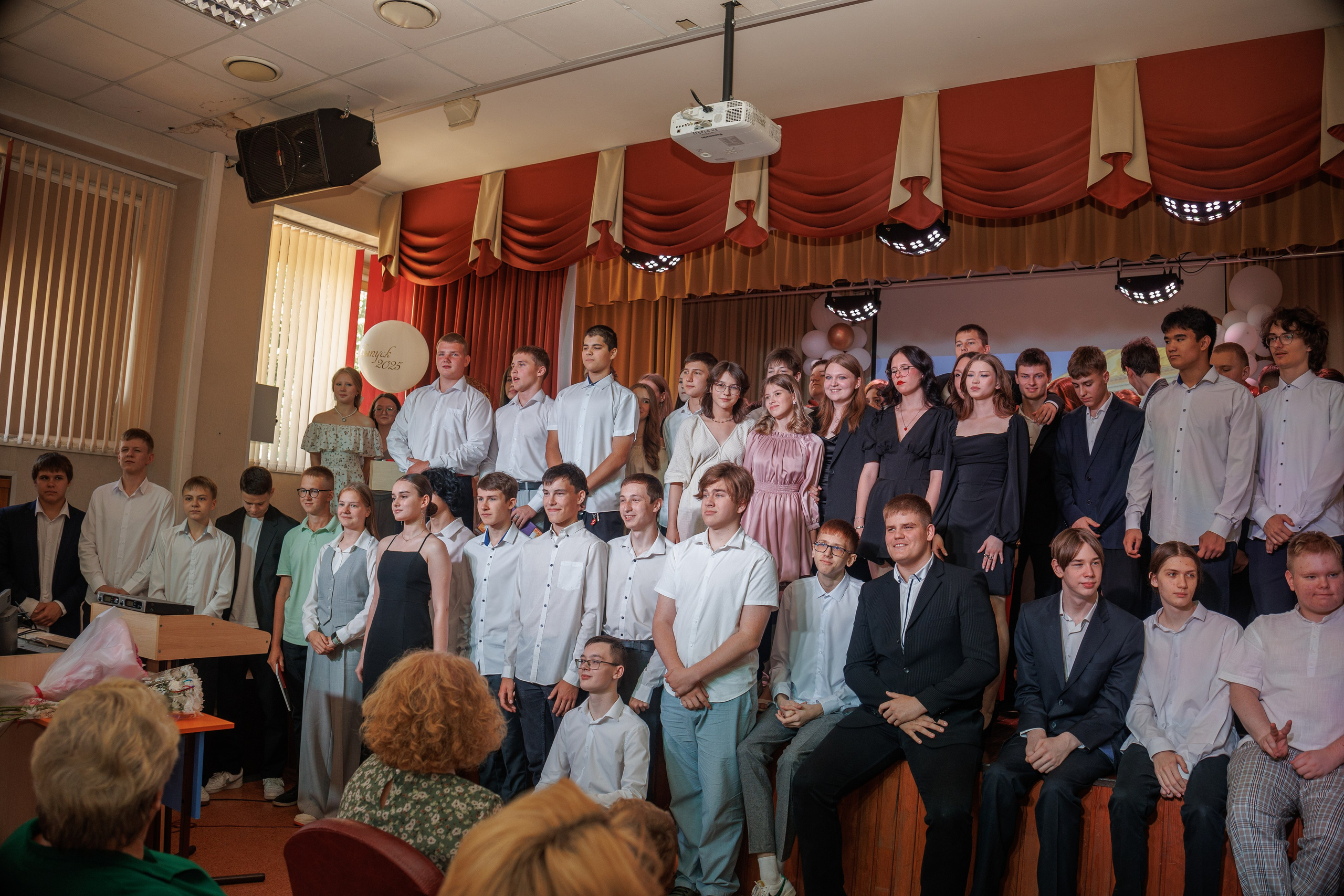 Вручение аттестатов. Свадебный и семейный фотограф в Новосибирске Ирина Дорошкова