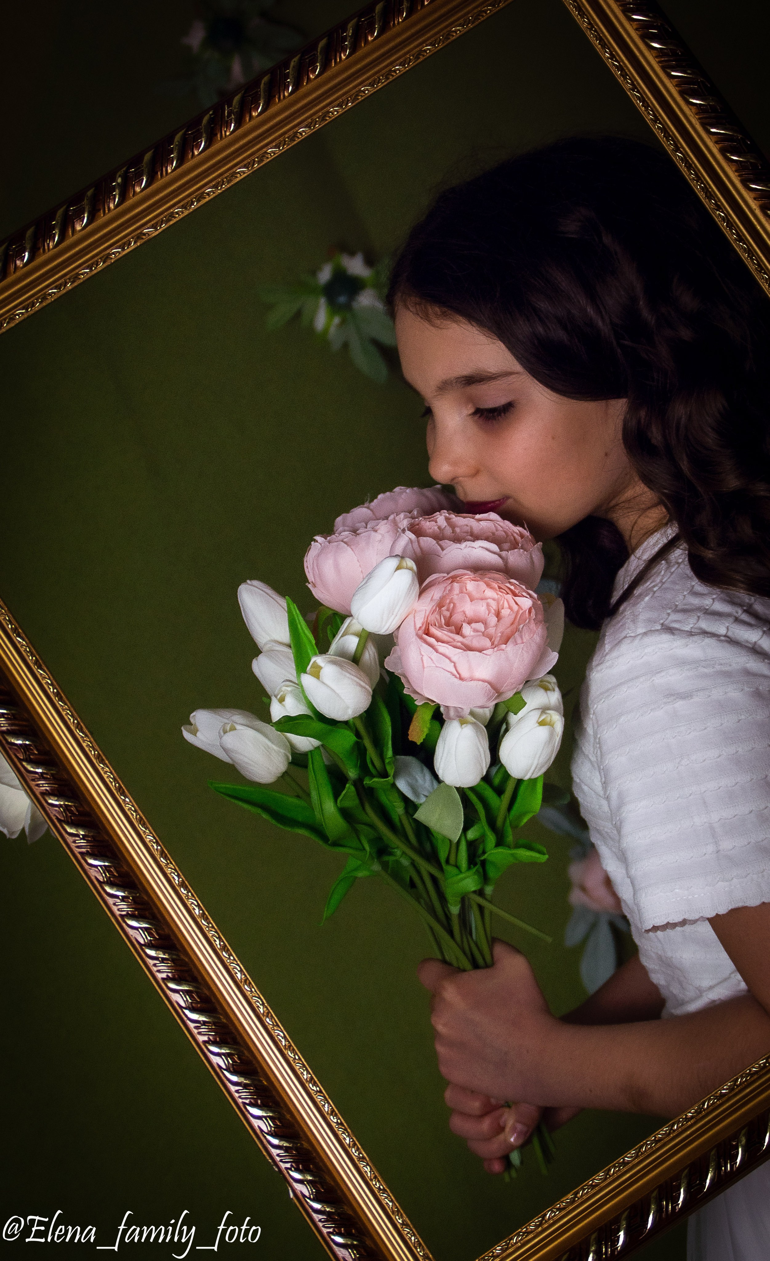 Цветочный фотосет. Елена Волкова семейный фотограф в станице Гостагаевской города-курорта Анапа