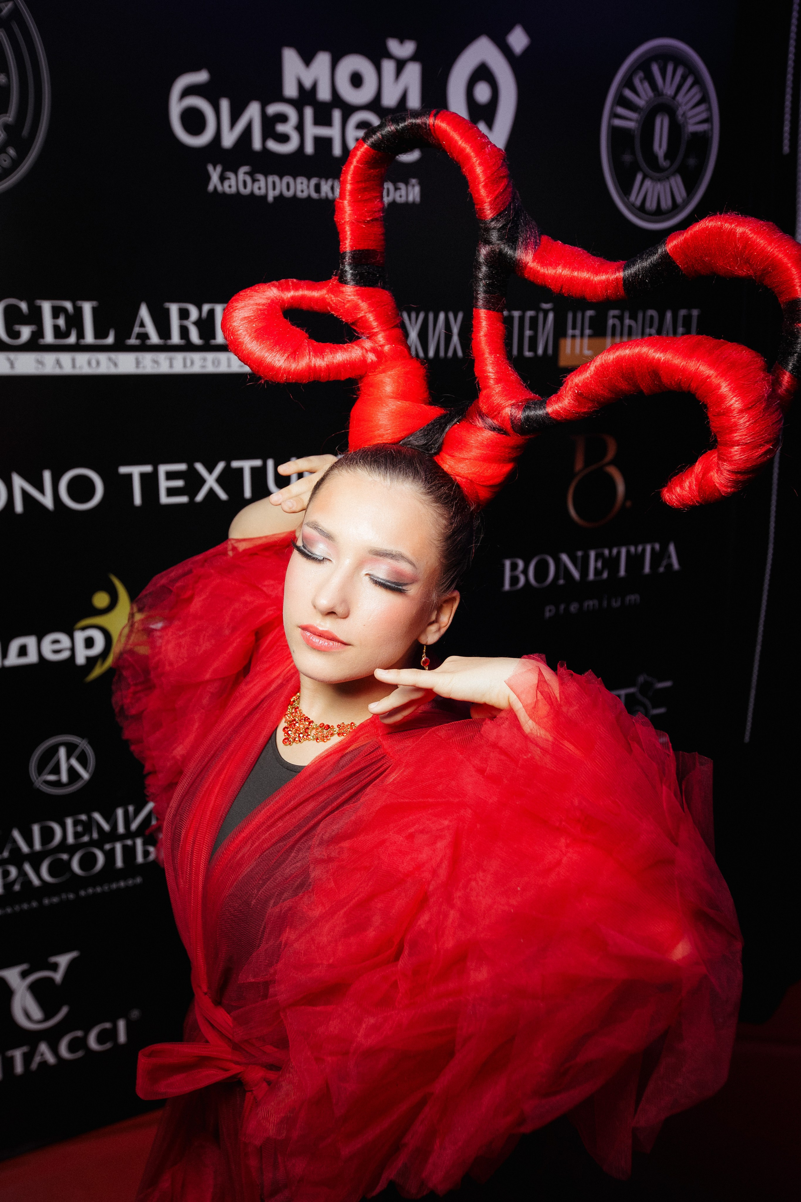 ФЭШН КОНФА. СВОИ. ФОТООТЧЕТЫ-СОБЫТИЯ-МЕСТА