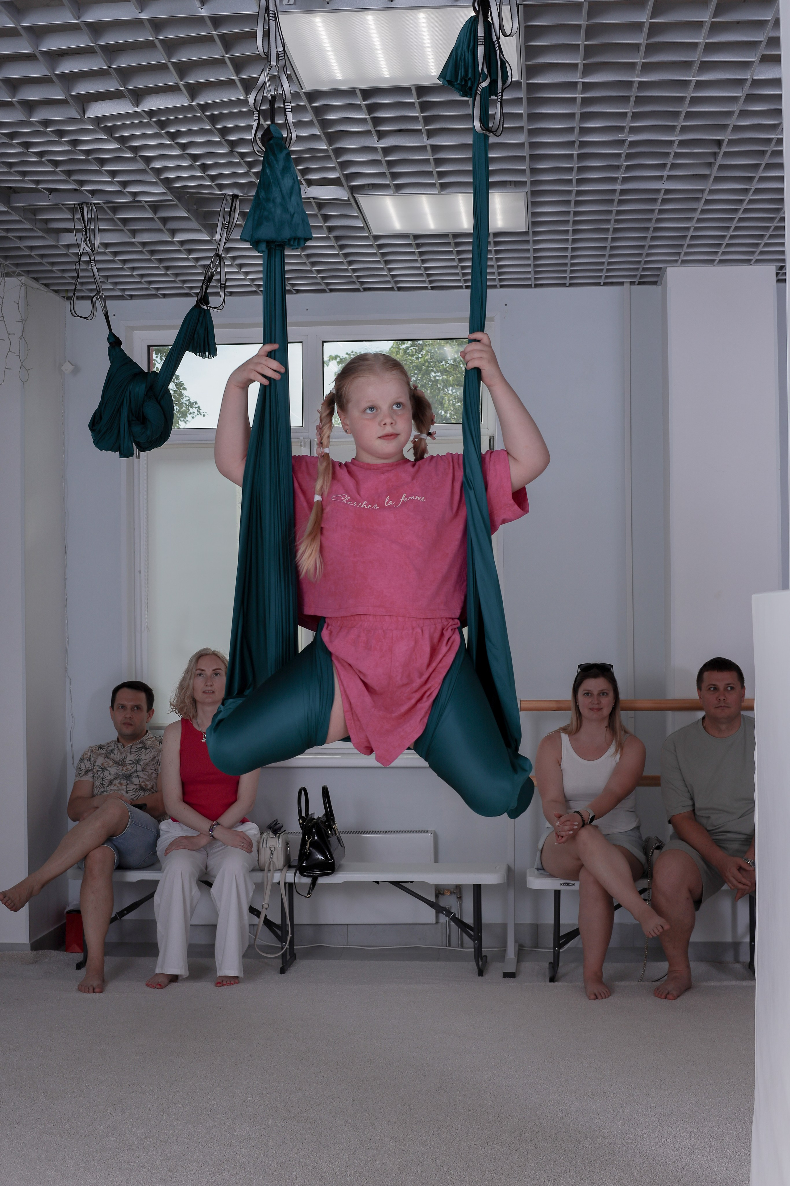 Детская аэройога. Фотограф Надршина Лилия