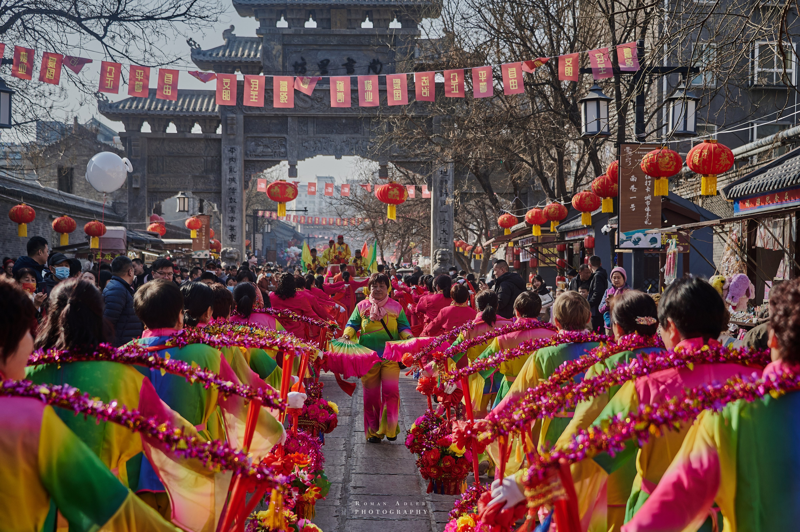 Новогодний парад в Цинчжоу. Китай. Фотограф Роман Адлер