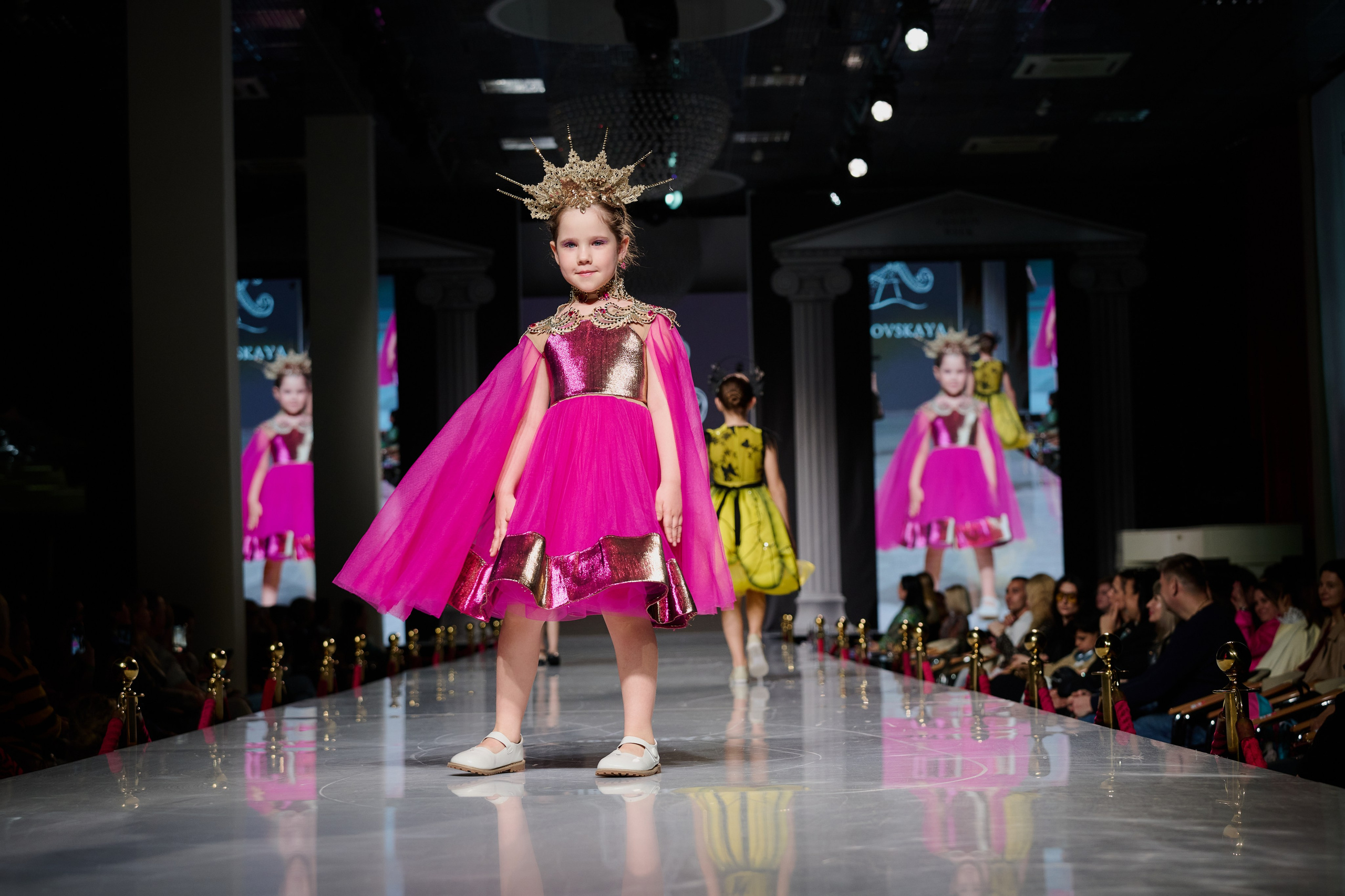 ESTET FASHION WEEK ВЕСНА — 2025. Фотограф Роман Адлер