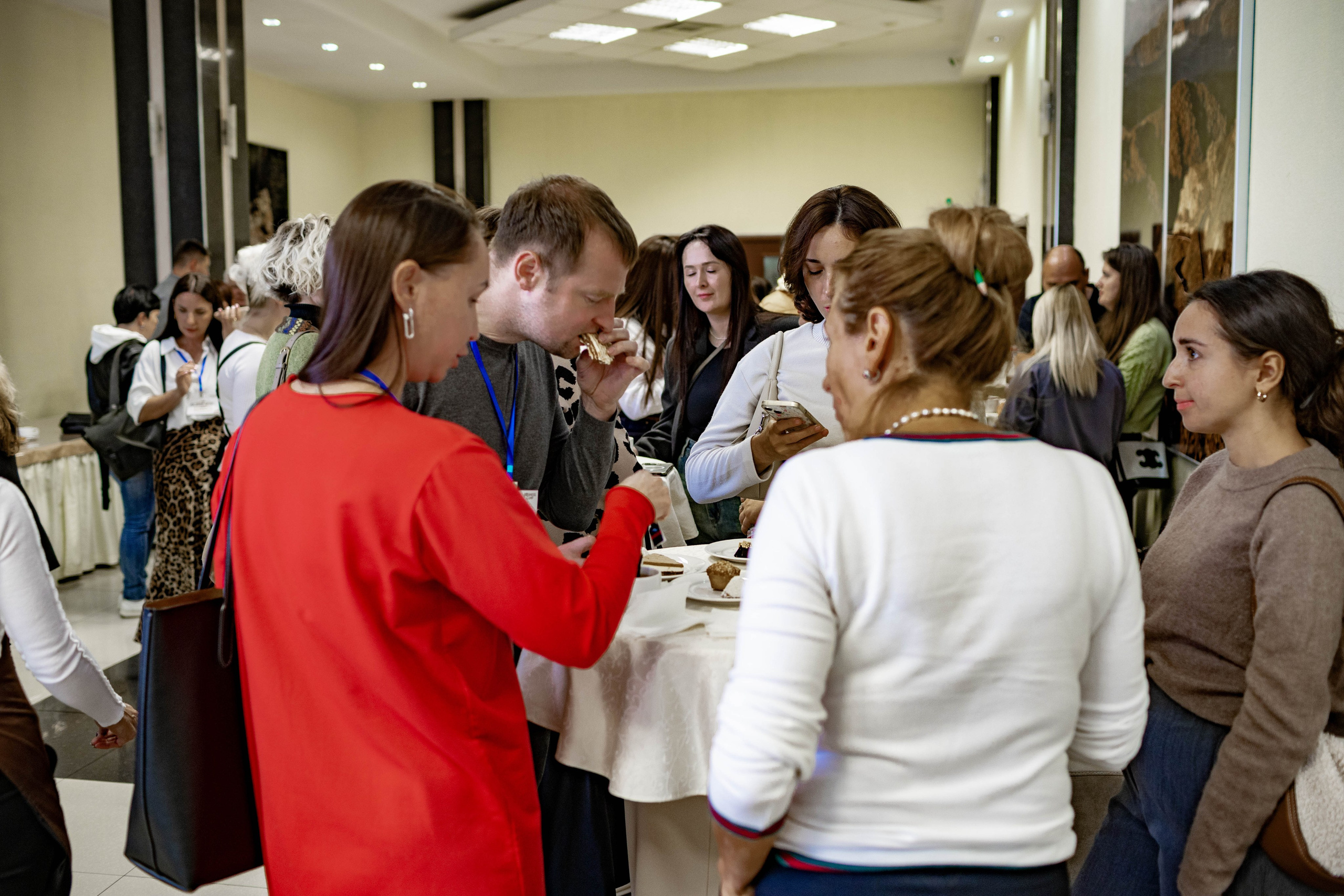 КОНФЕРЕНЦИЯ ПО ПОСУТОЧНОЙ АРЕНДЕ. Медиапродюсер, фотограф в Минеральных Водах —Виктор Холодов