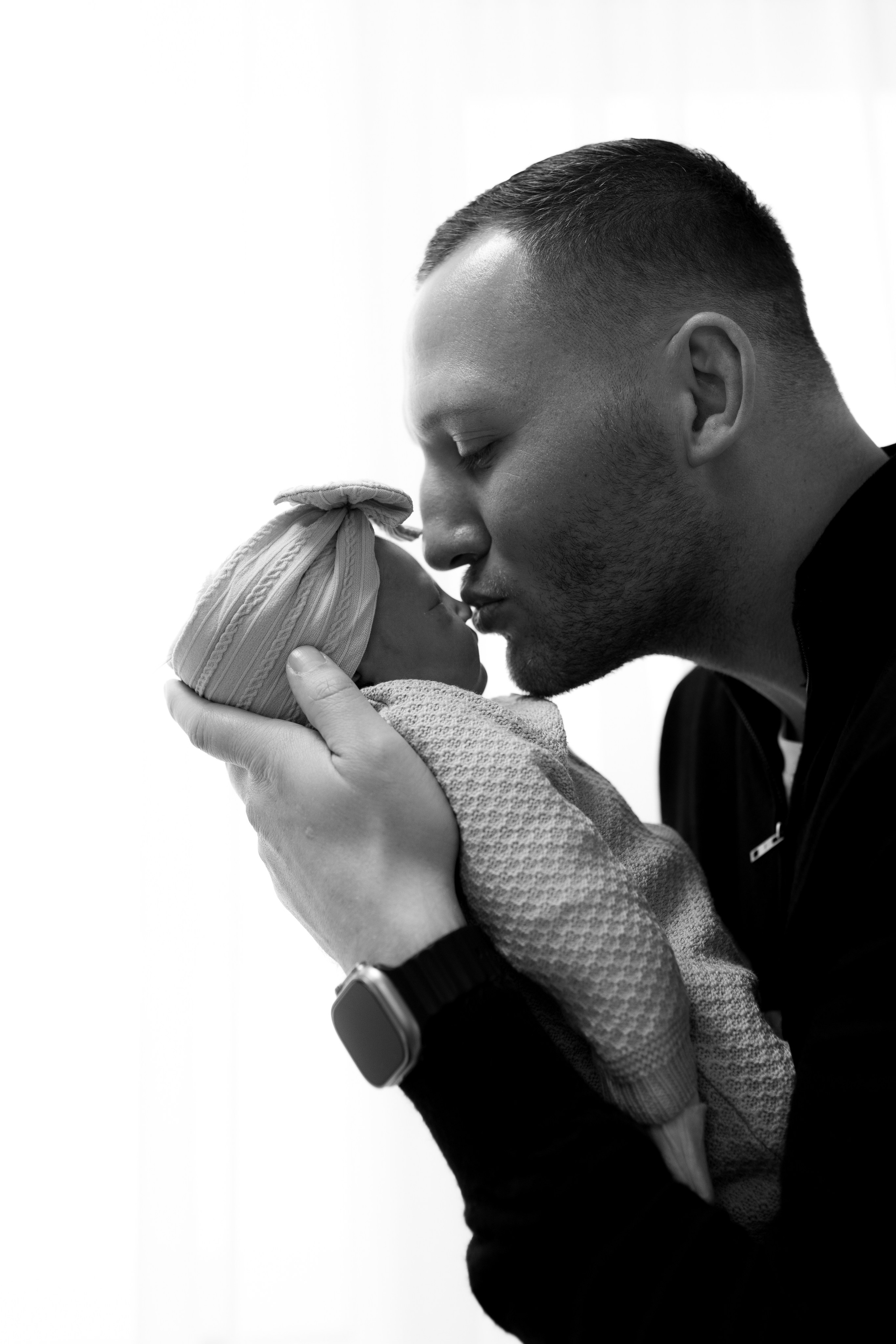 Фотограф на выписку из роддома в Краснодаре, выписка из Екатерининского роддома, фотограф Яна Морева. Семейный фотограф в Краснодаре Яна Морева