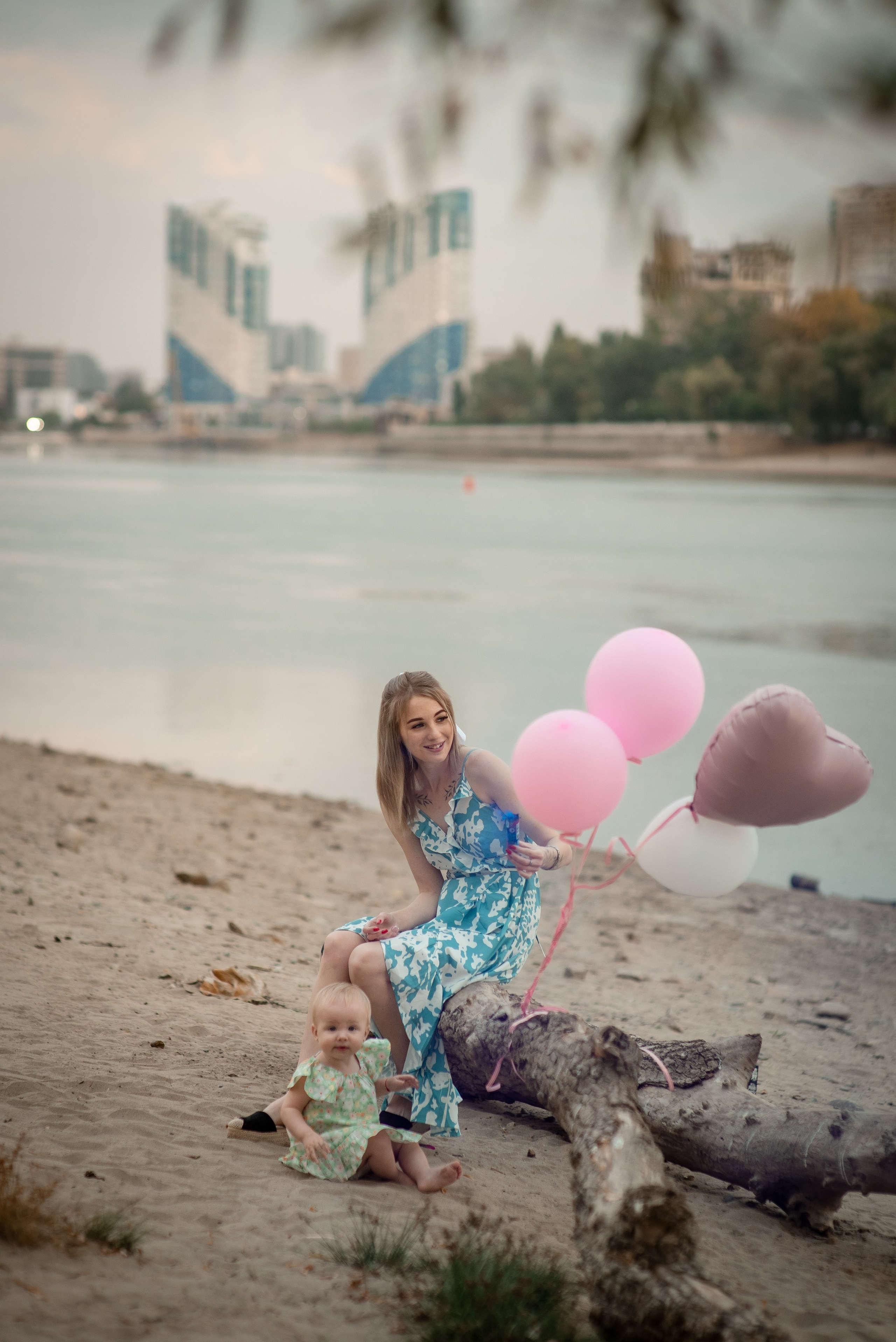 Фотосессия мама с дочкой_река Кубань (цветокор). Детский и семейный фотограф Краснодар / Сочи Сергеева Олеся
