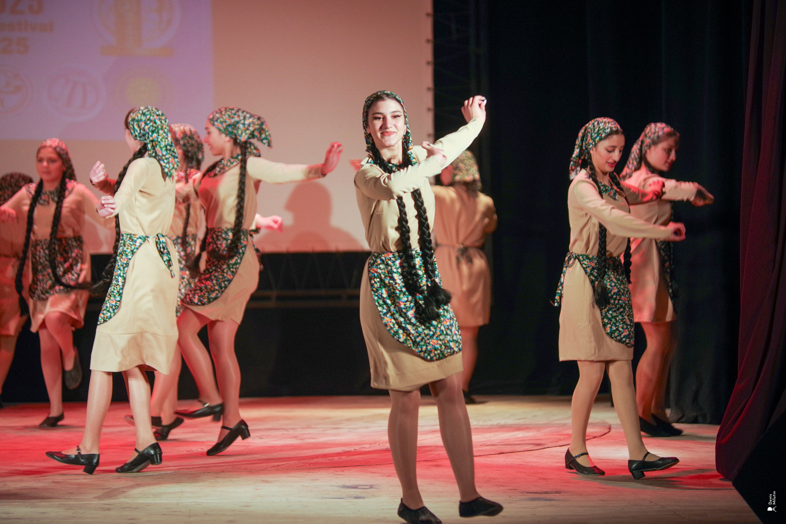 Танцы в прекрасном Они. Портретный фотограф Денис Милютин