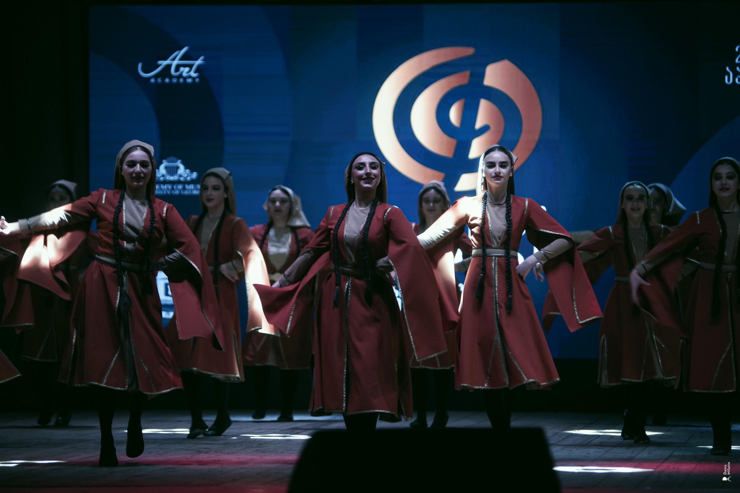 Танцы в Хоби. Портретный фотограф Денис Милютин